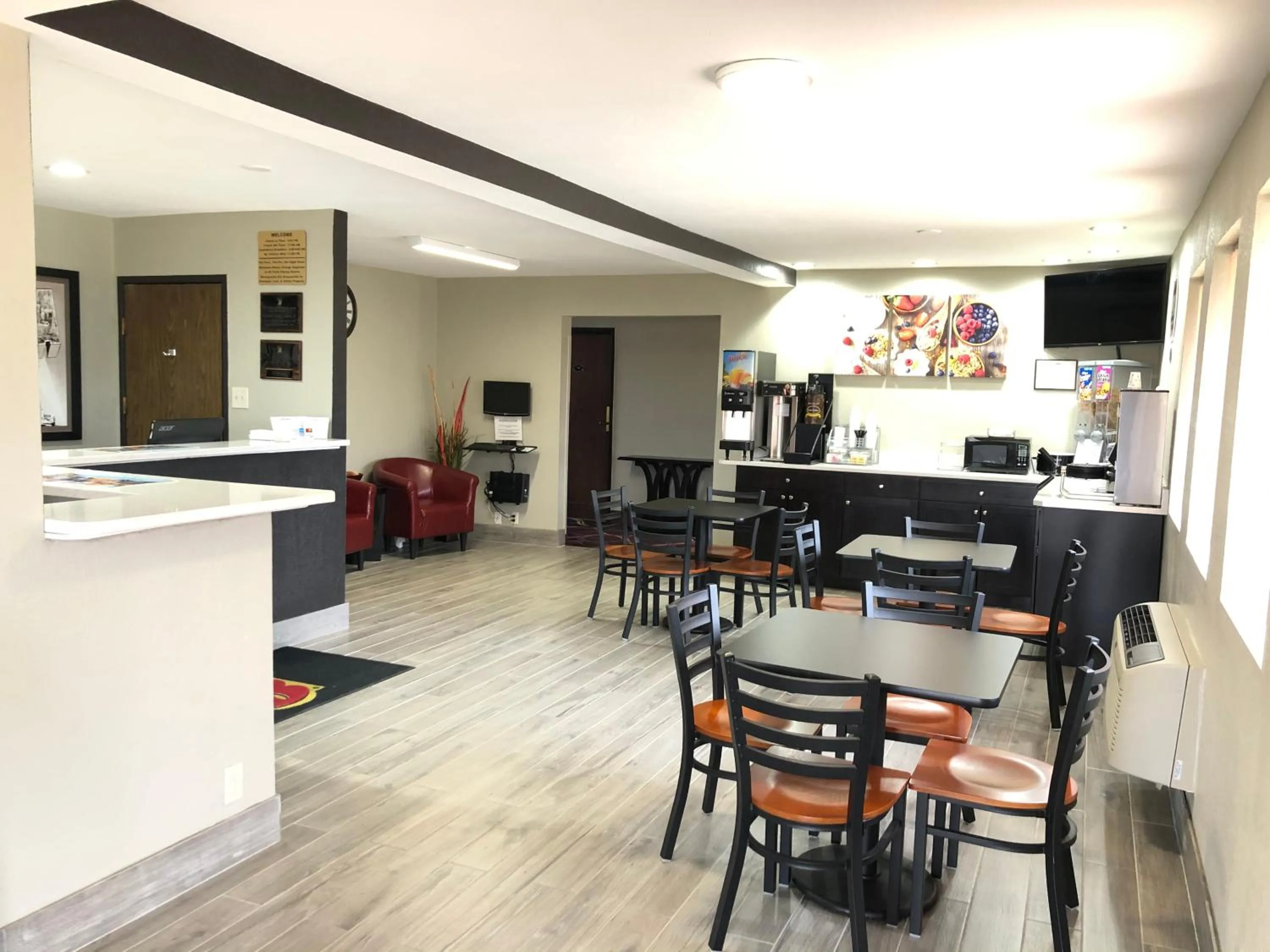 Restaurant/places to eat in Super 8 by Wyndham Natchitoches