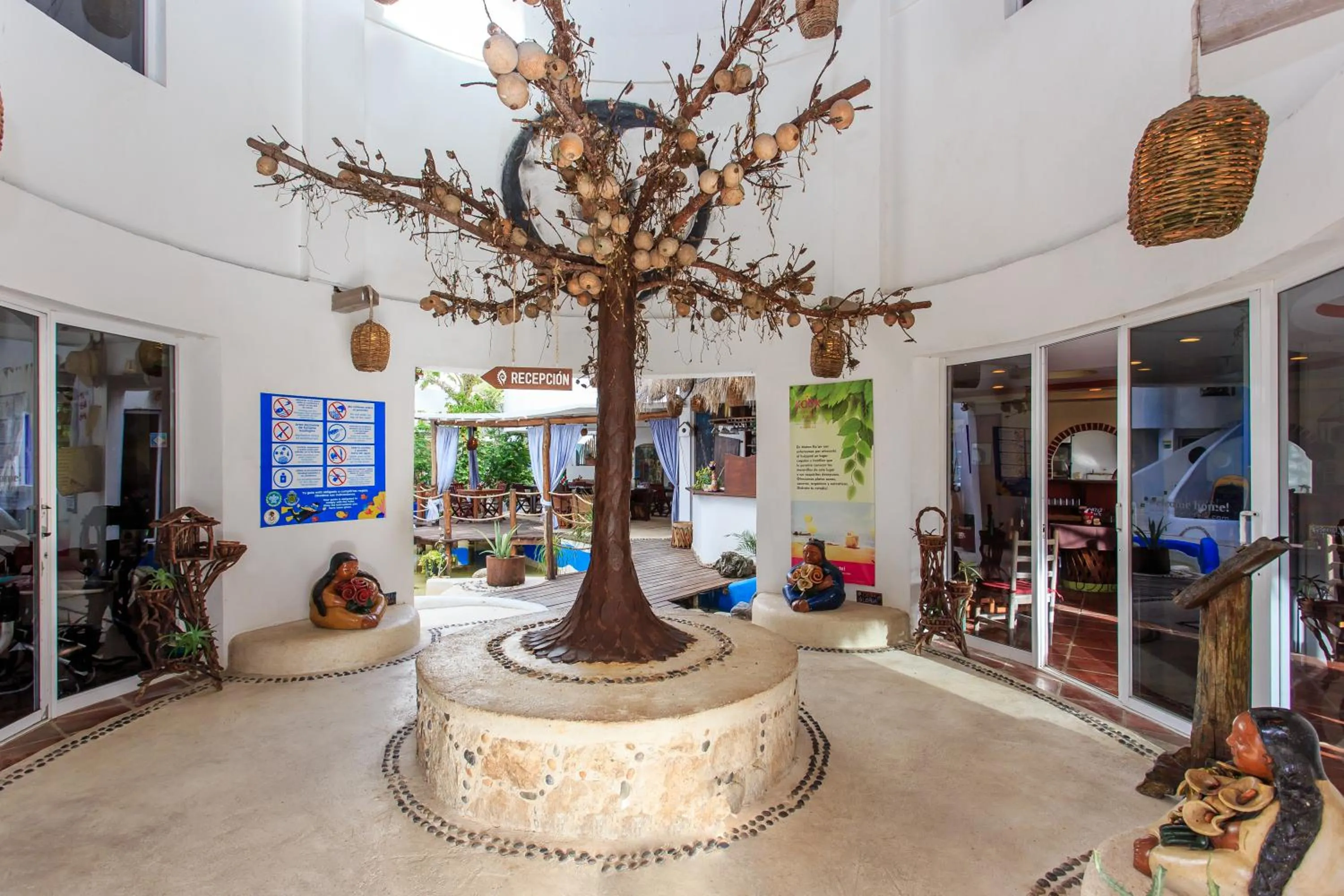 Facade/entrance in Hotel Museo Matan Kaan Mahahual