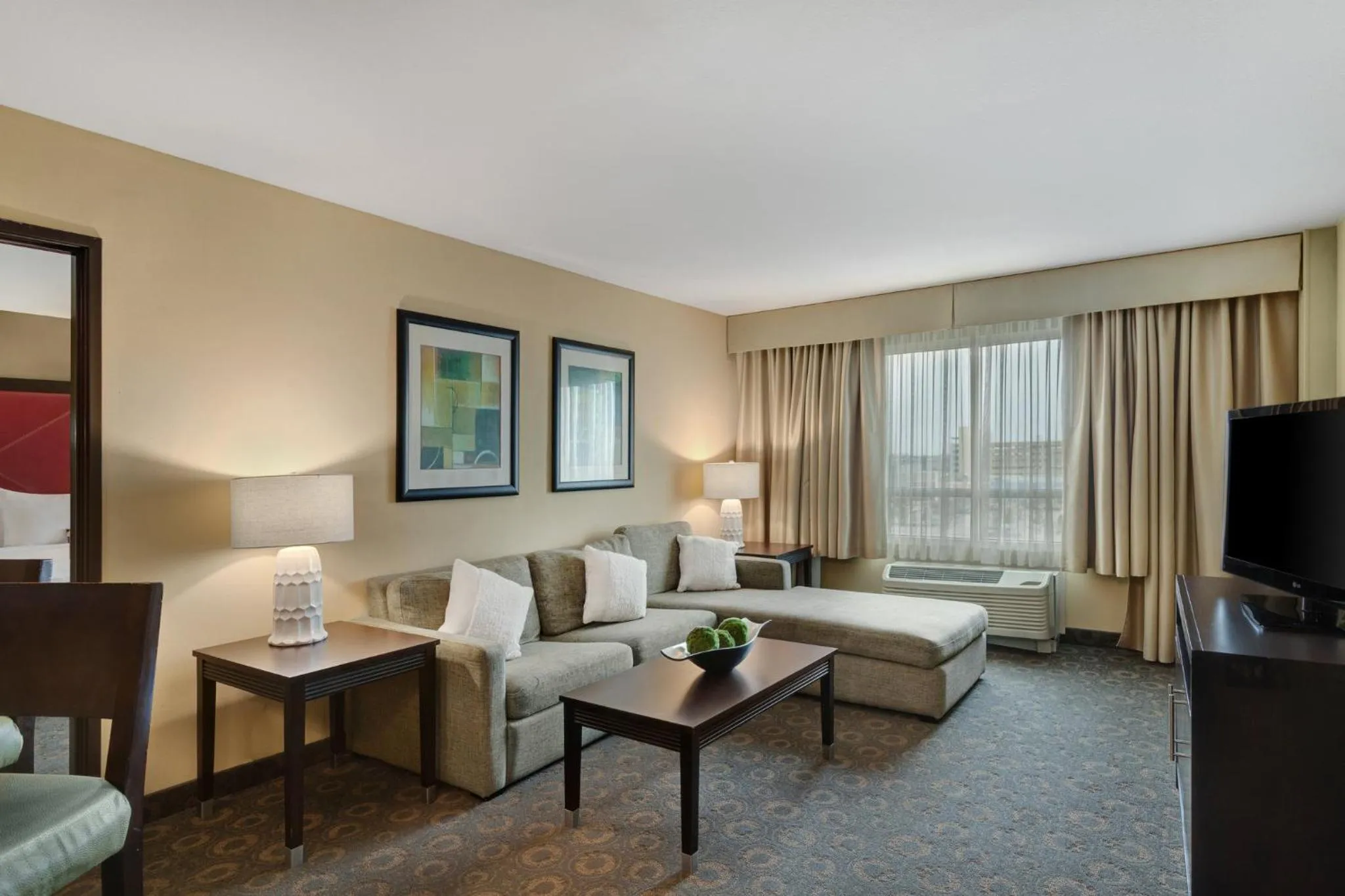 Photo of the whole room, Bed in Crowne Plaza Houston Galleria Area by IHG