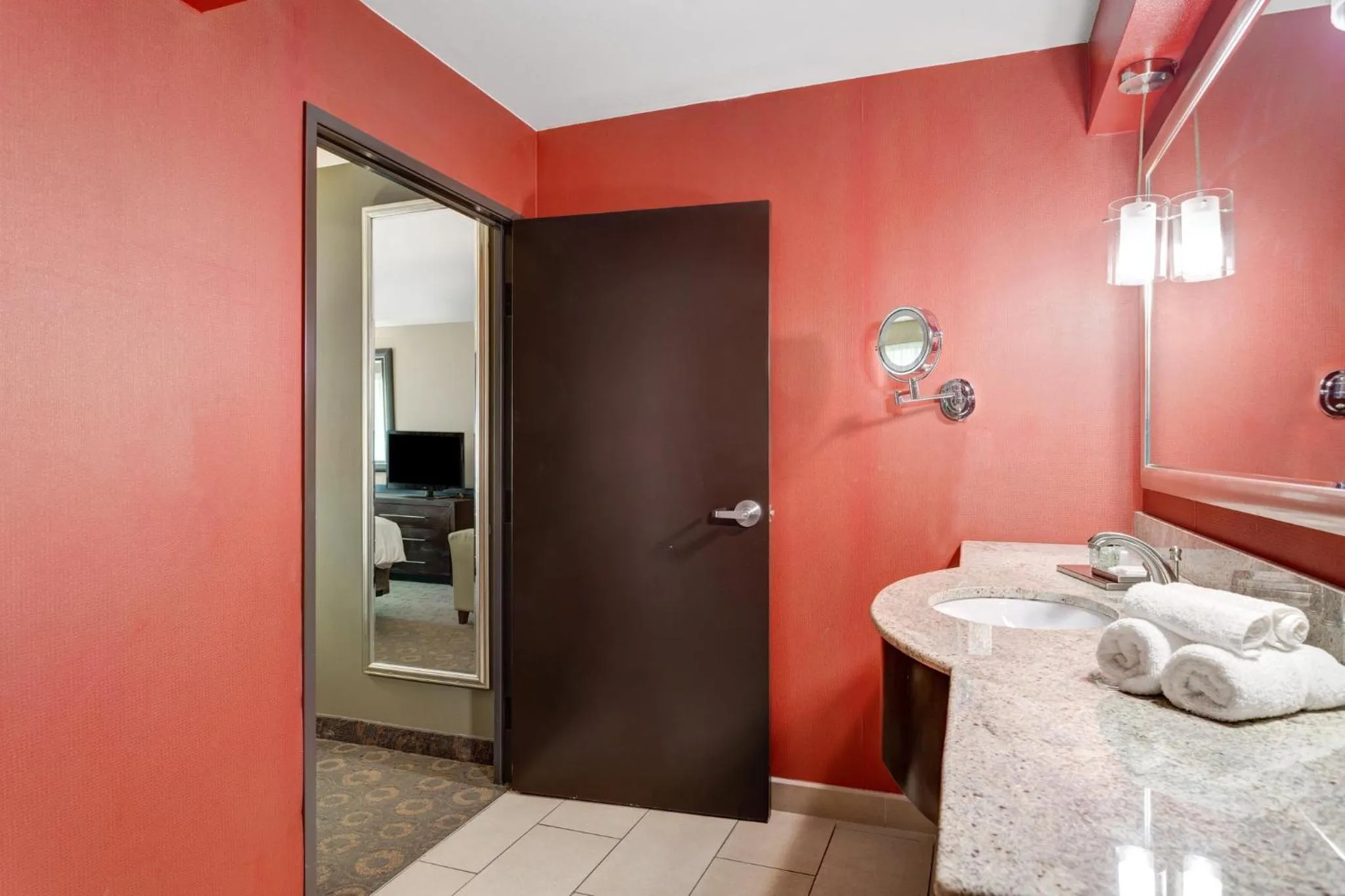 Bathroom in Crowne Plaza Houston Galleria Area by IHG