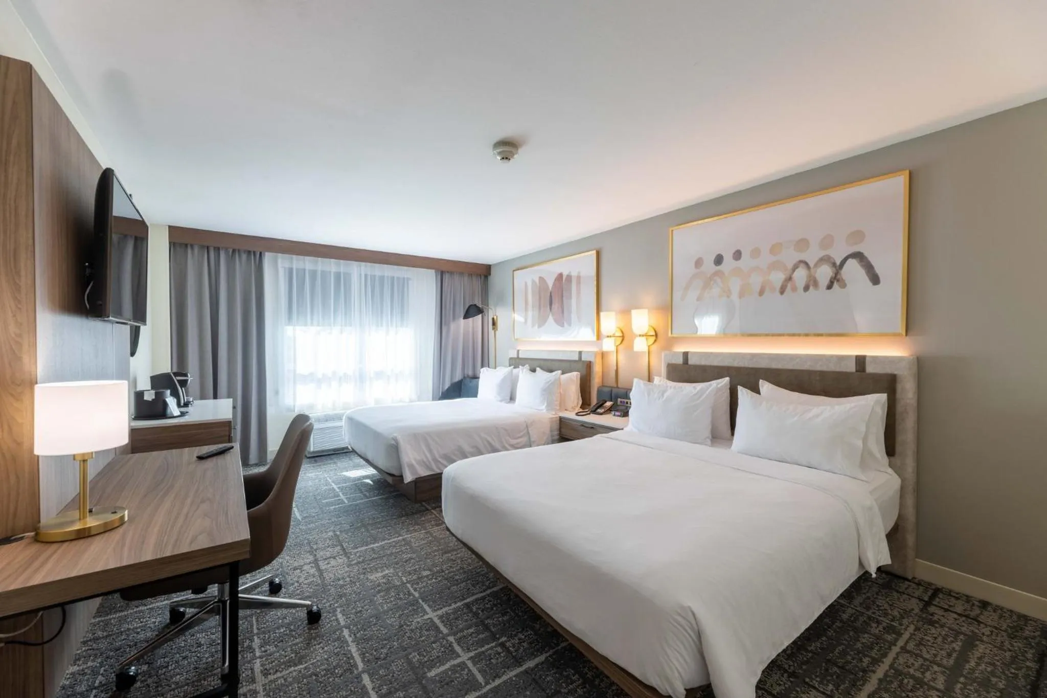 Photo of the whole room, Bed in Crowne Plaza Houston Galleria Area by IHG