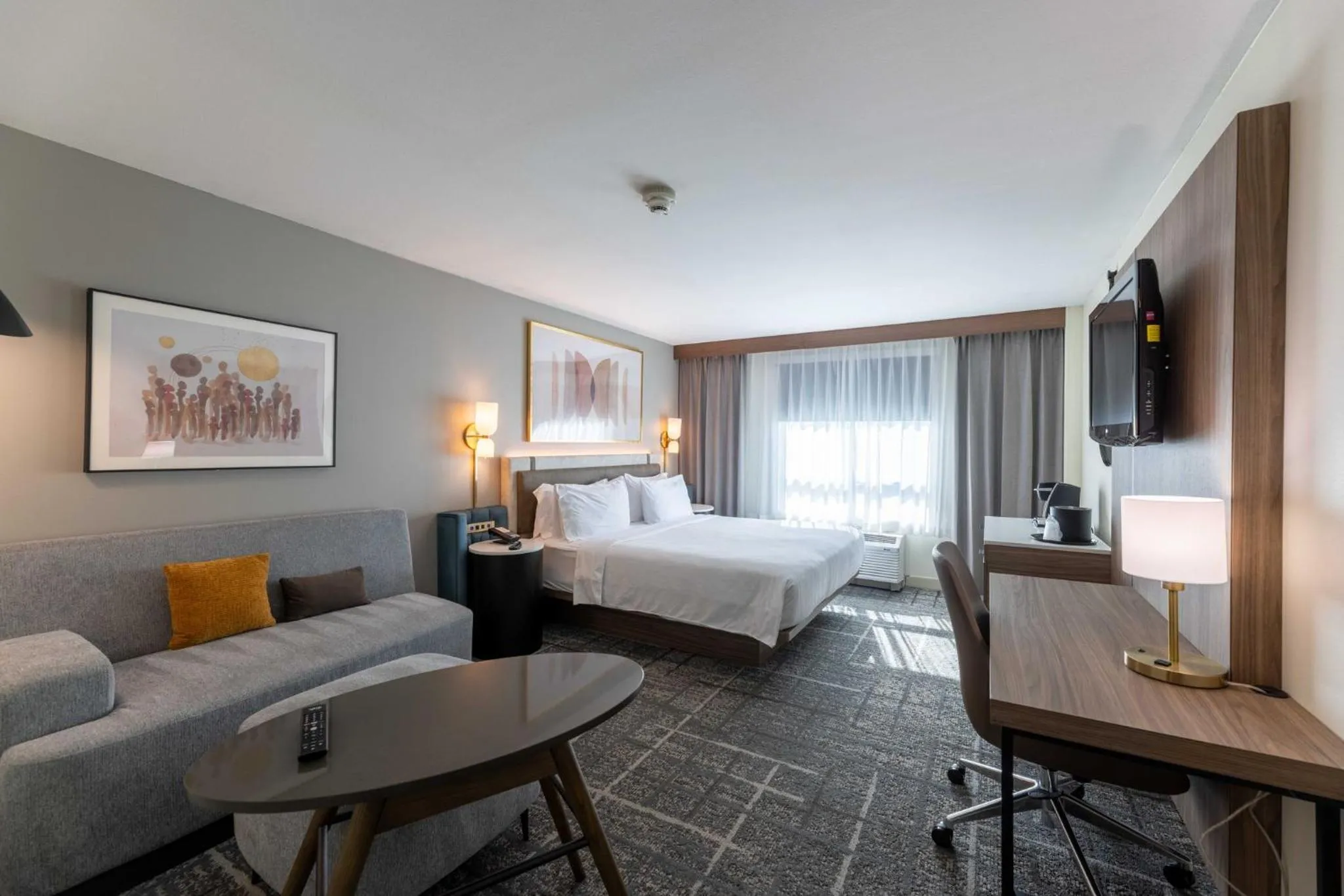 Photo of the whole room, Bed in Crowne Plaza Houston Galleria Area by IHG