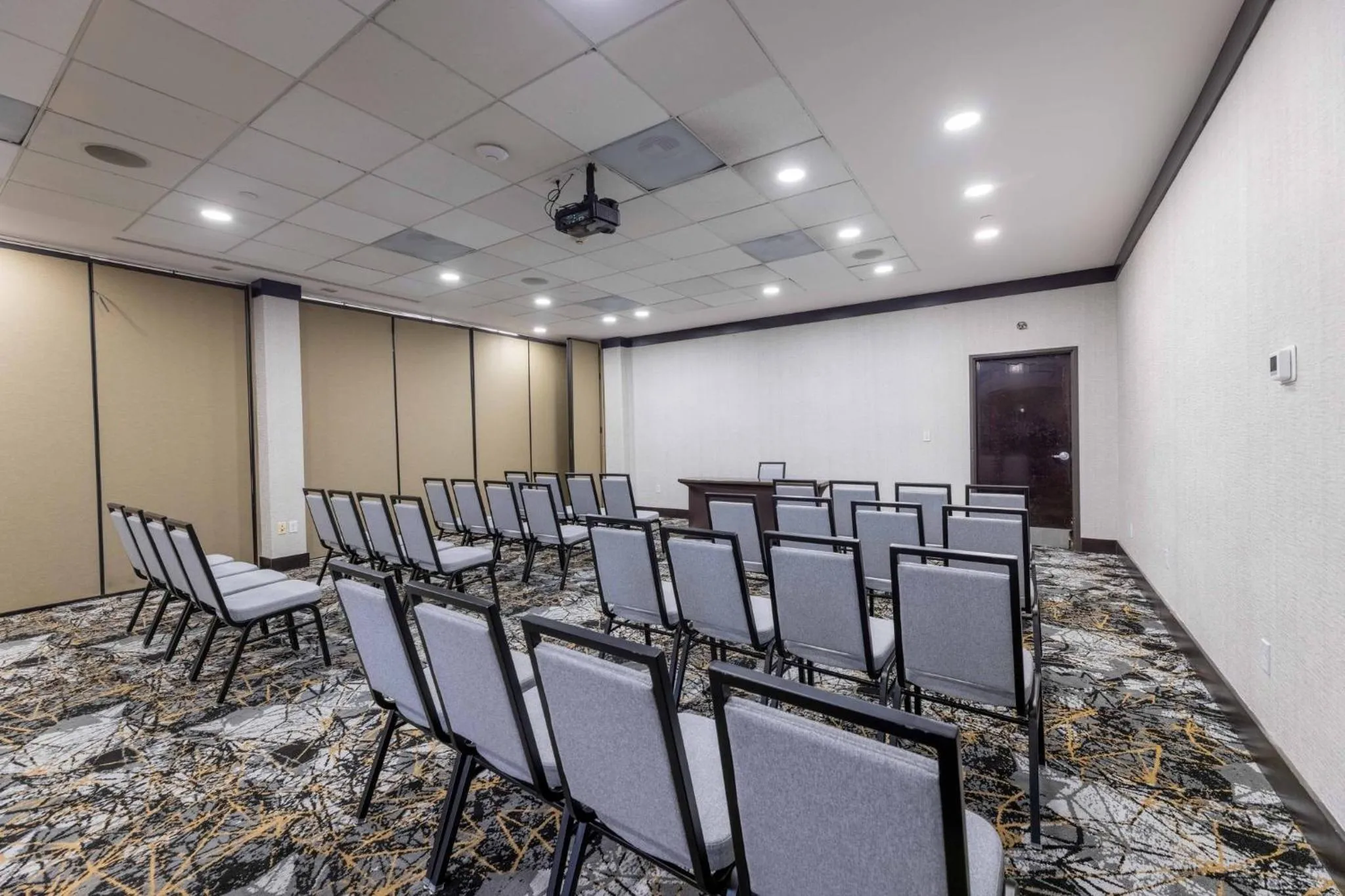 Meeting/conference room in Crowne Plaza Houston Galleria Area by IHG