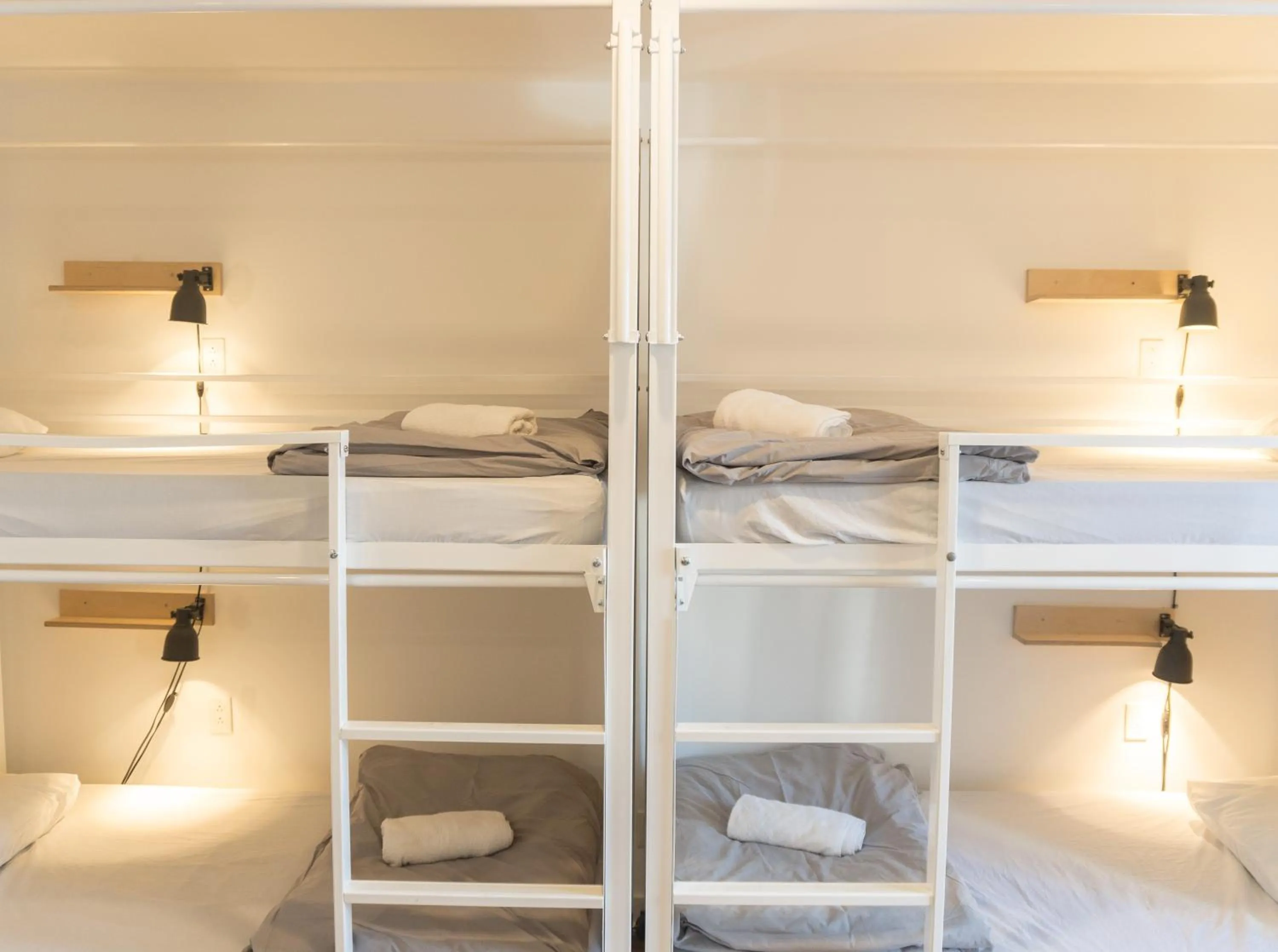 bunk bed, Bed in Auberge Saintlo Montréal Hostel