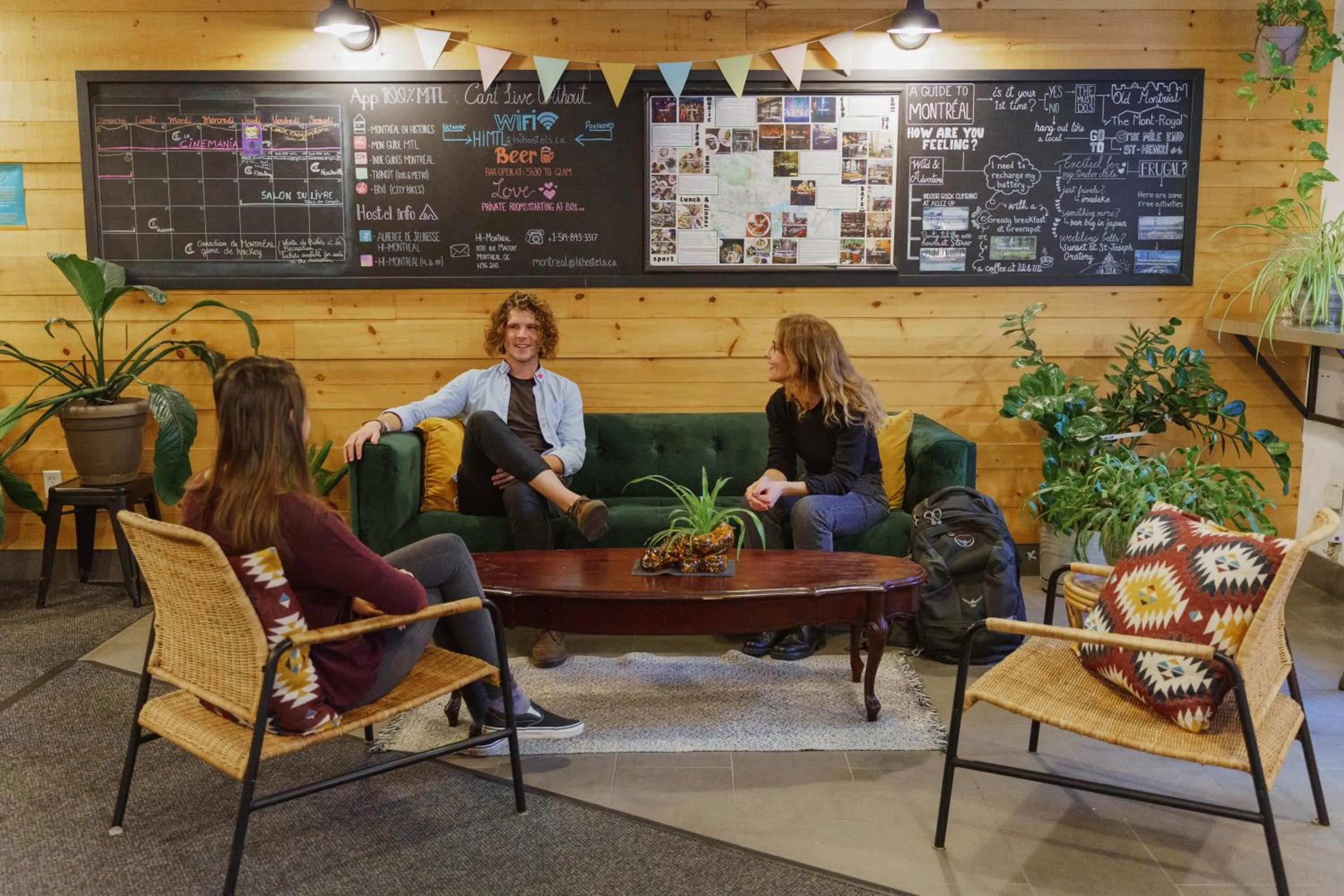 Facade/entrance in Auberge Saintlo Montréal Hostel
