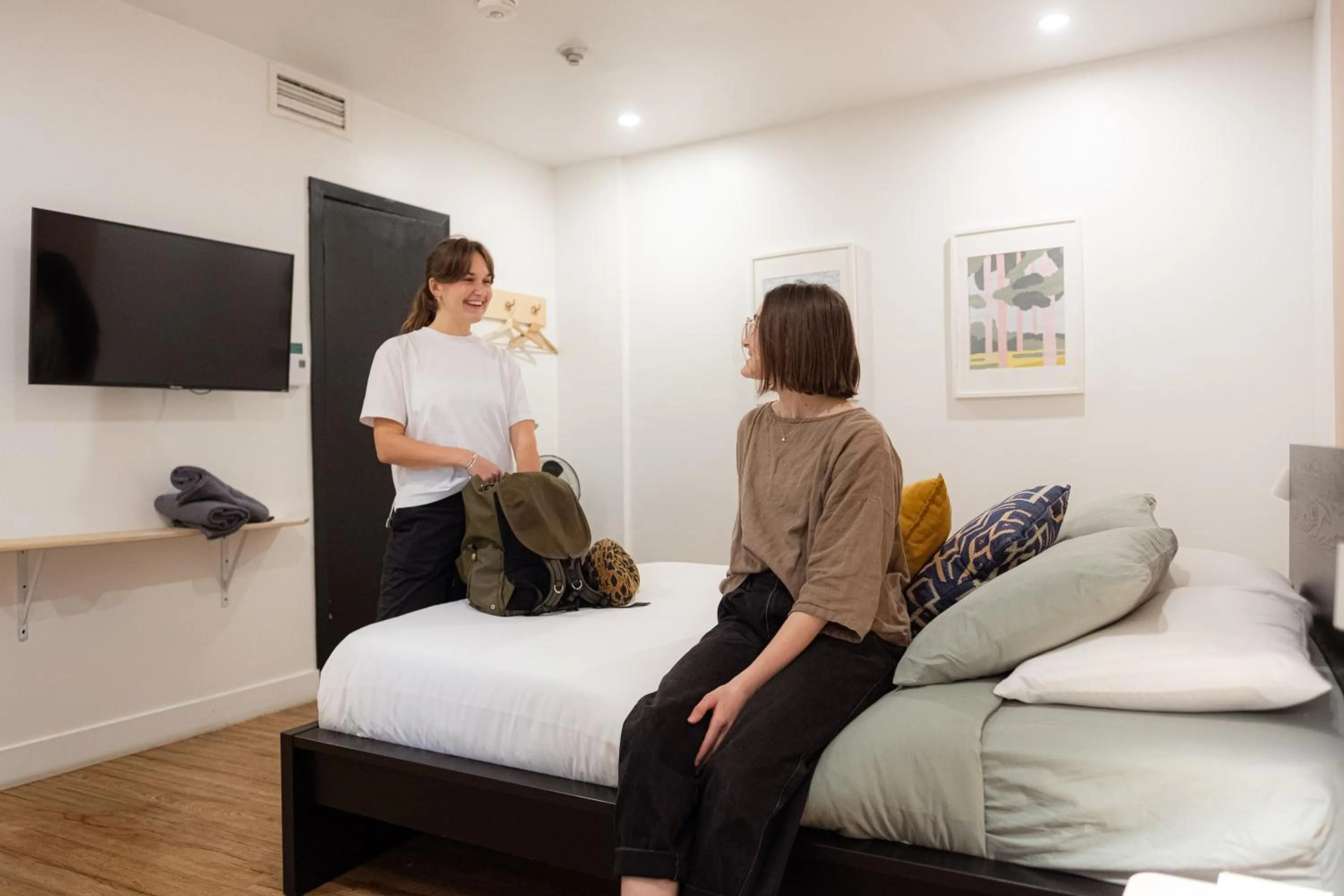 Bedroom, Bed in Auberge Saintlo Montréal Hostel