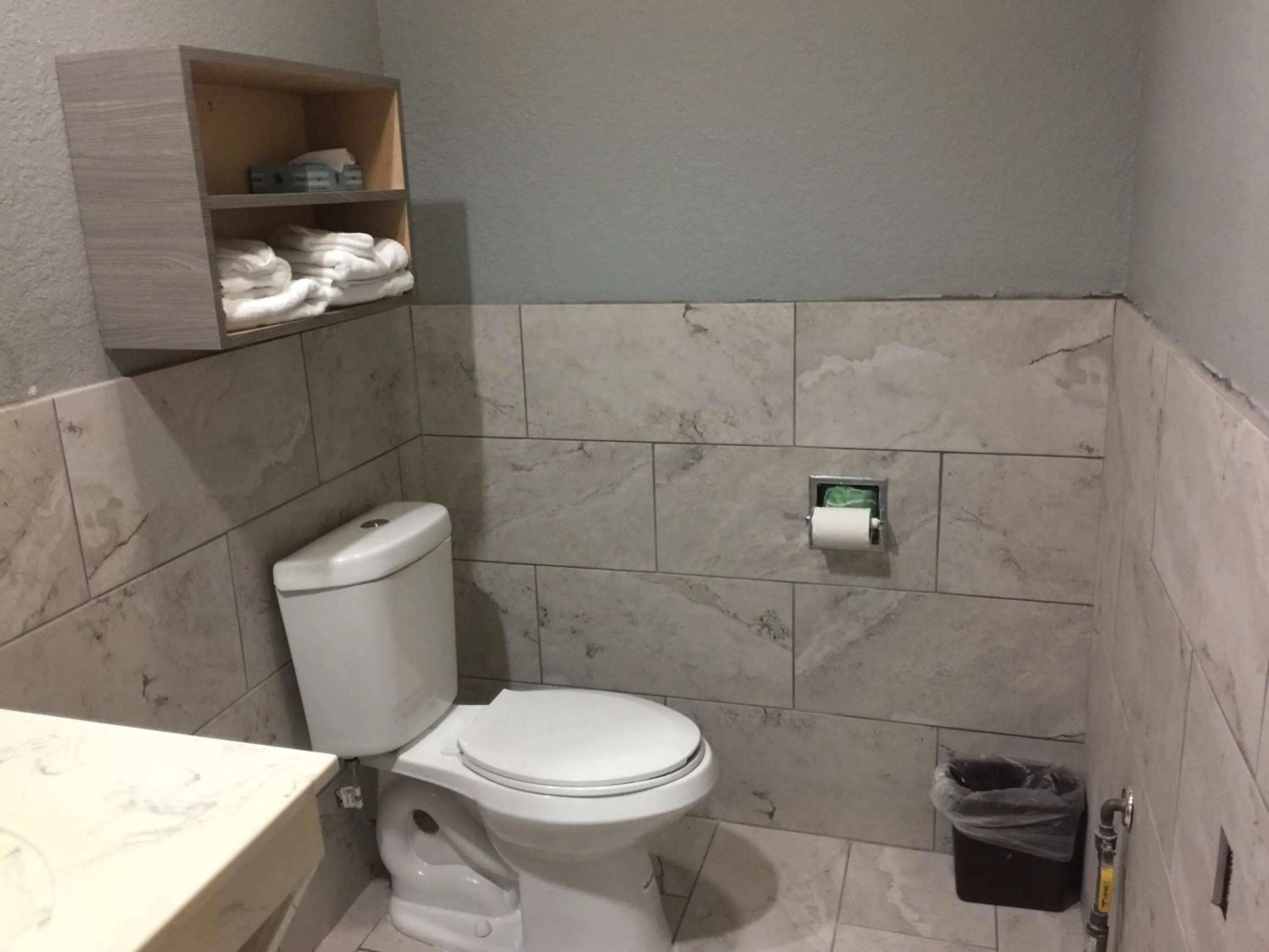 Island Suites Hobby Airport