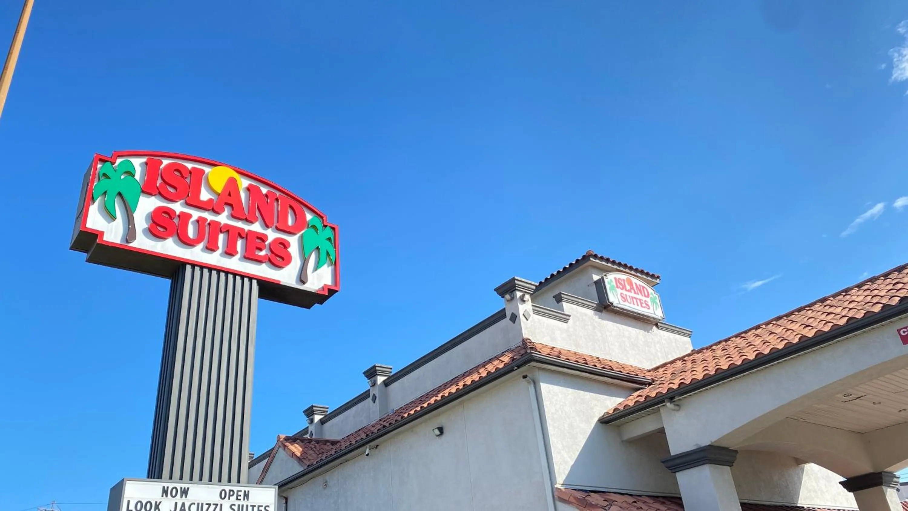 Property building in Island Suites Hobby Airport