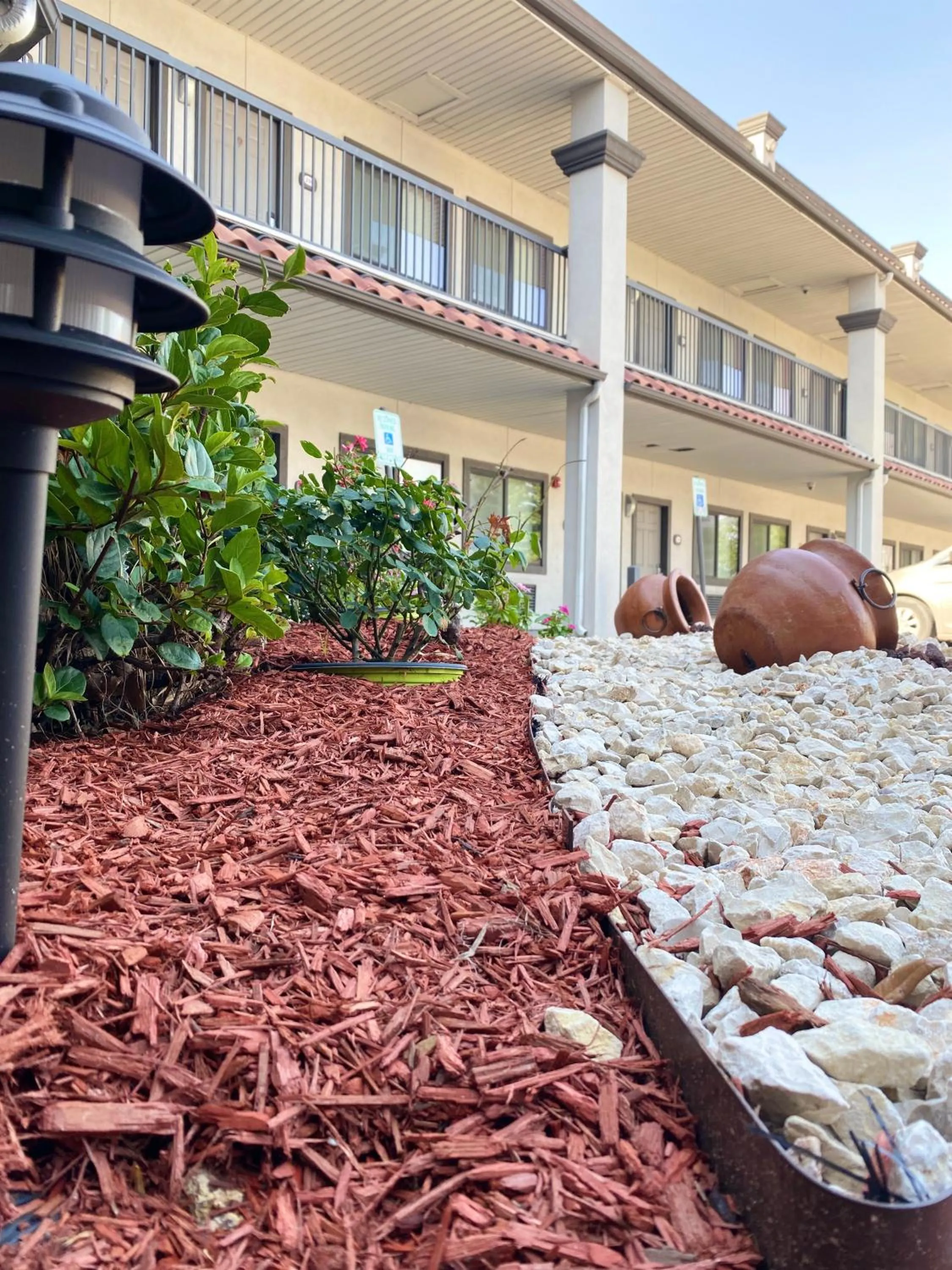 Property building in Island Suites Hobby Airport