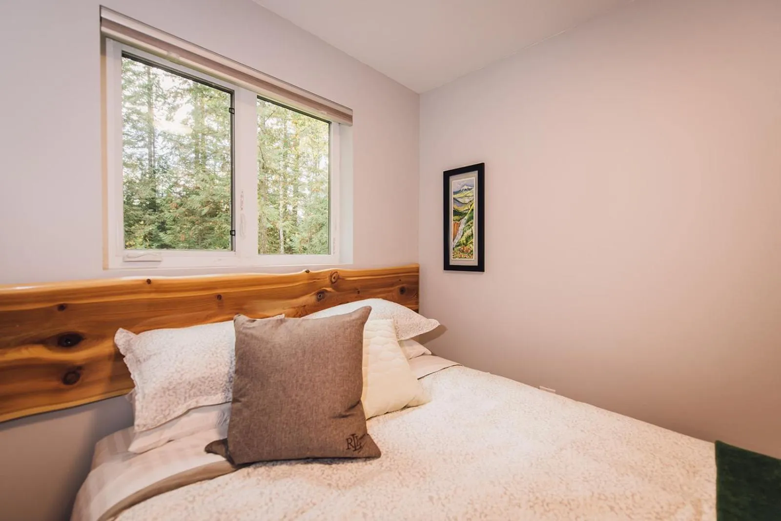 Bedroom, Bed in Across the Creek Cabins
