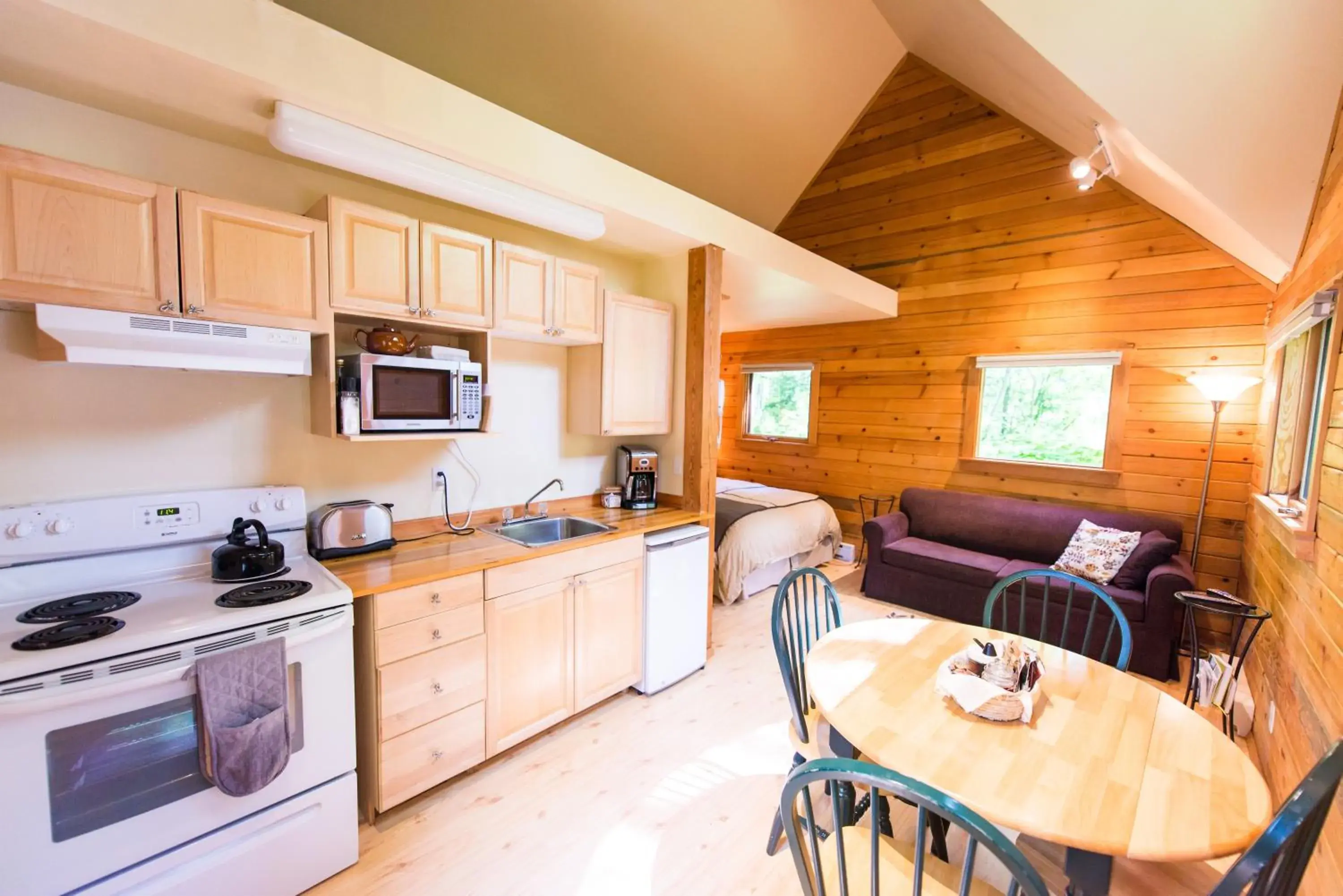 Cottage - single occupancy in Across the Creek Cabins Cottage - single occupancy in Across the Creek Cabins