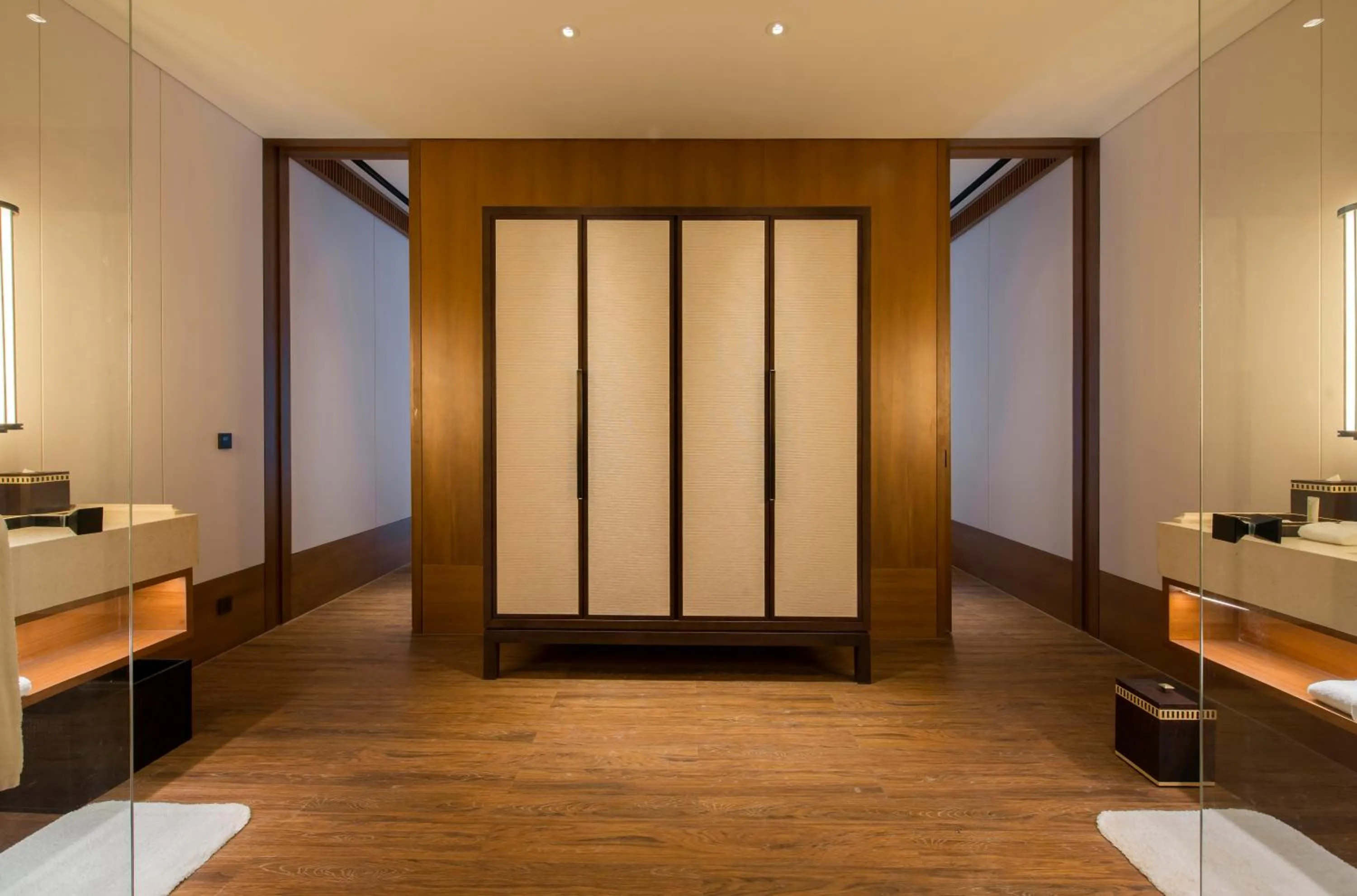 wardrobe in Le Méridien Shimei Bay Beach Resort & Spa