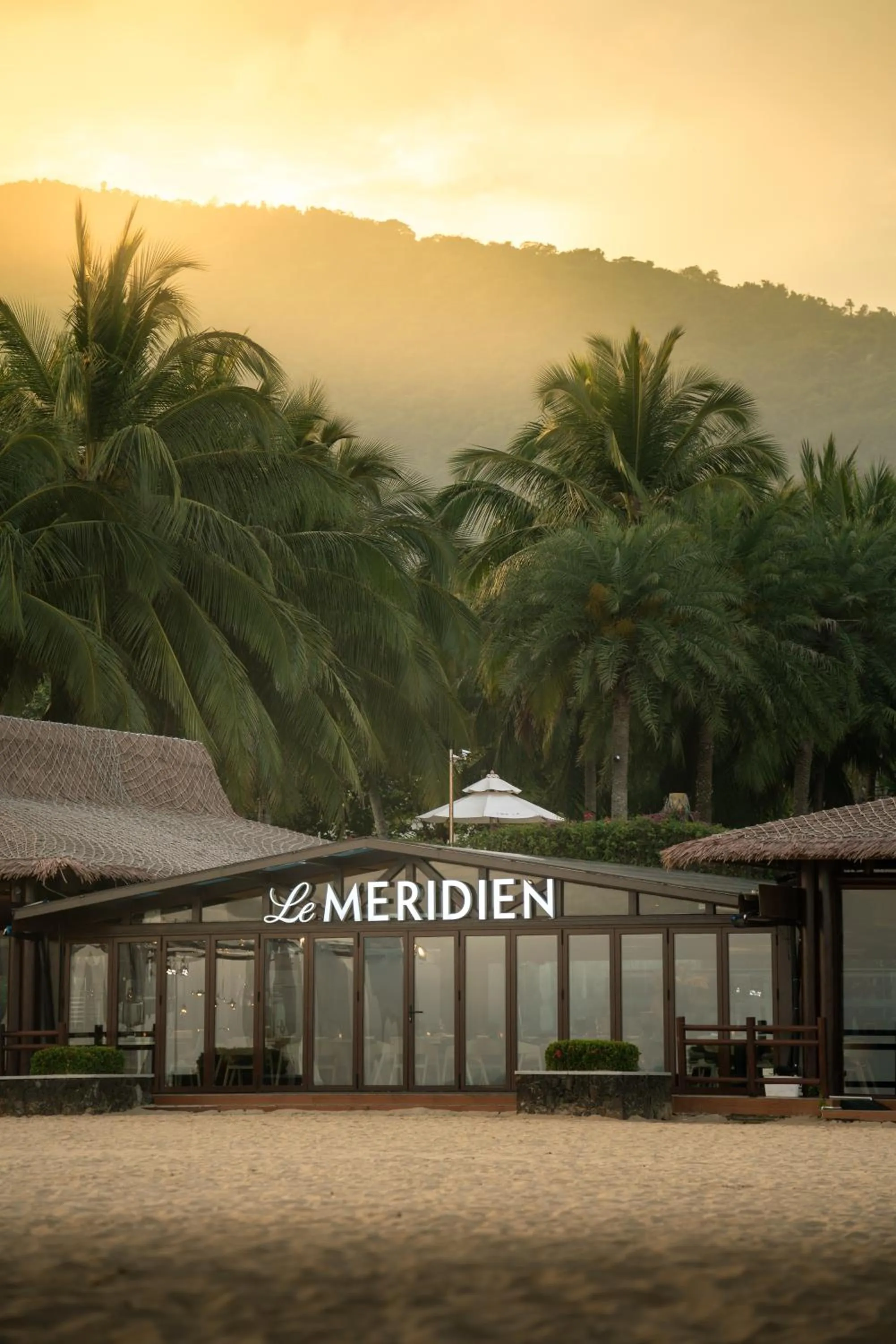 Restaurant/places to eat in Le Méridien Shimei Bay Beach Resort & Spa