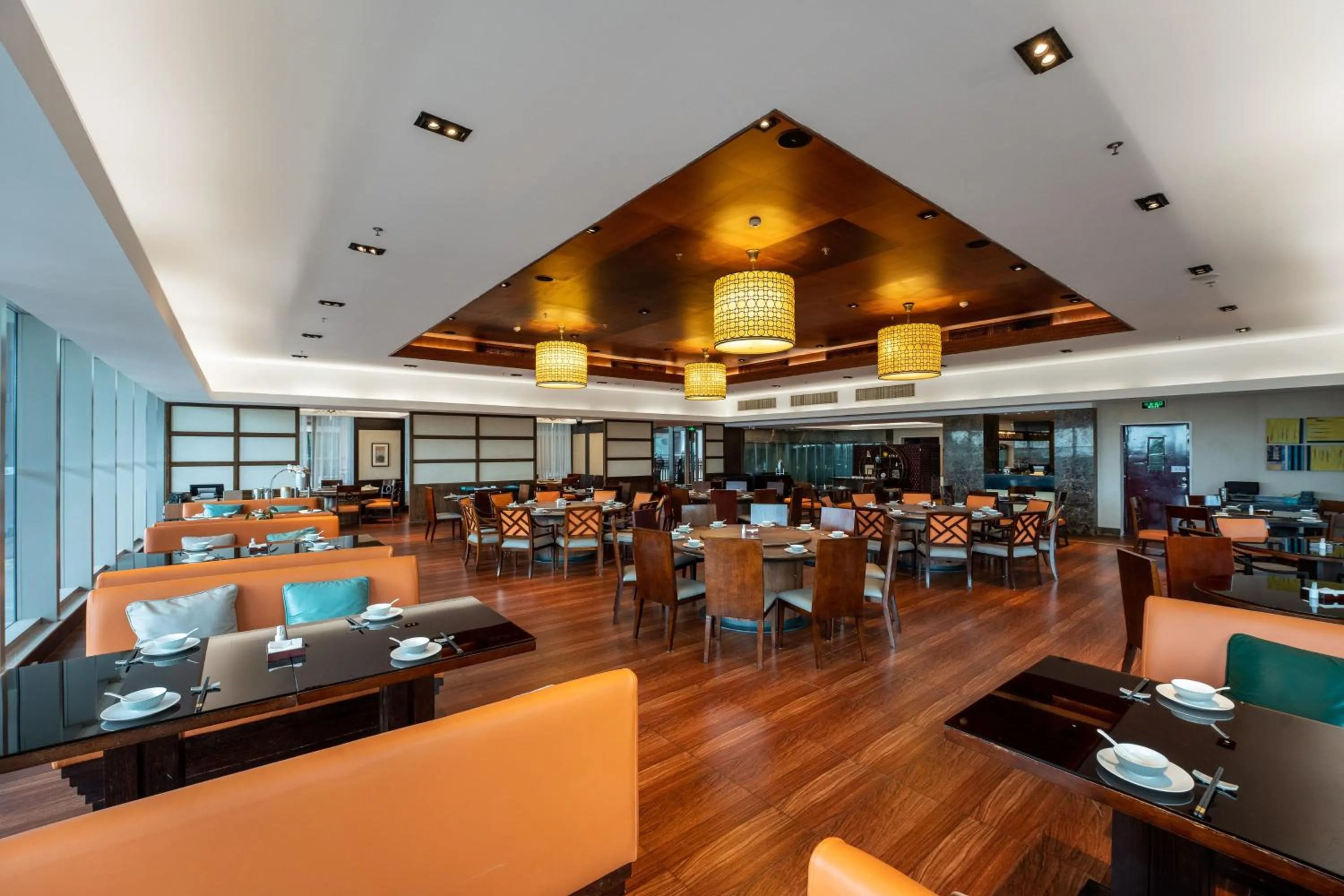 Restaurant/places to eat in Le Méridien Shimei Bay Beach Resort & Spa