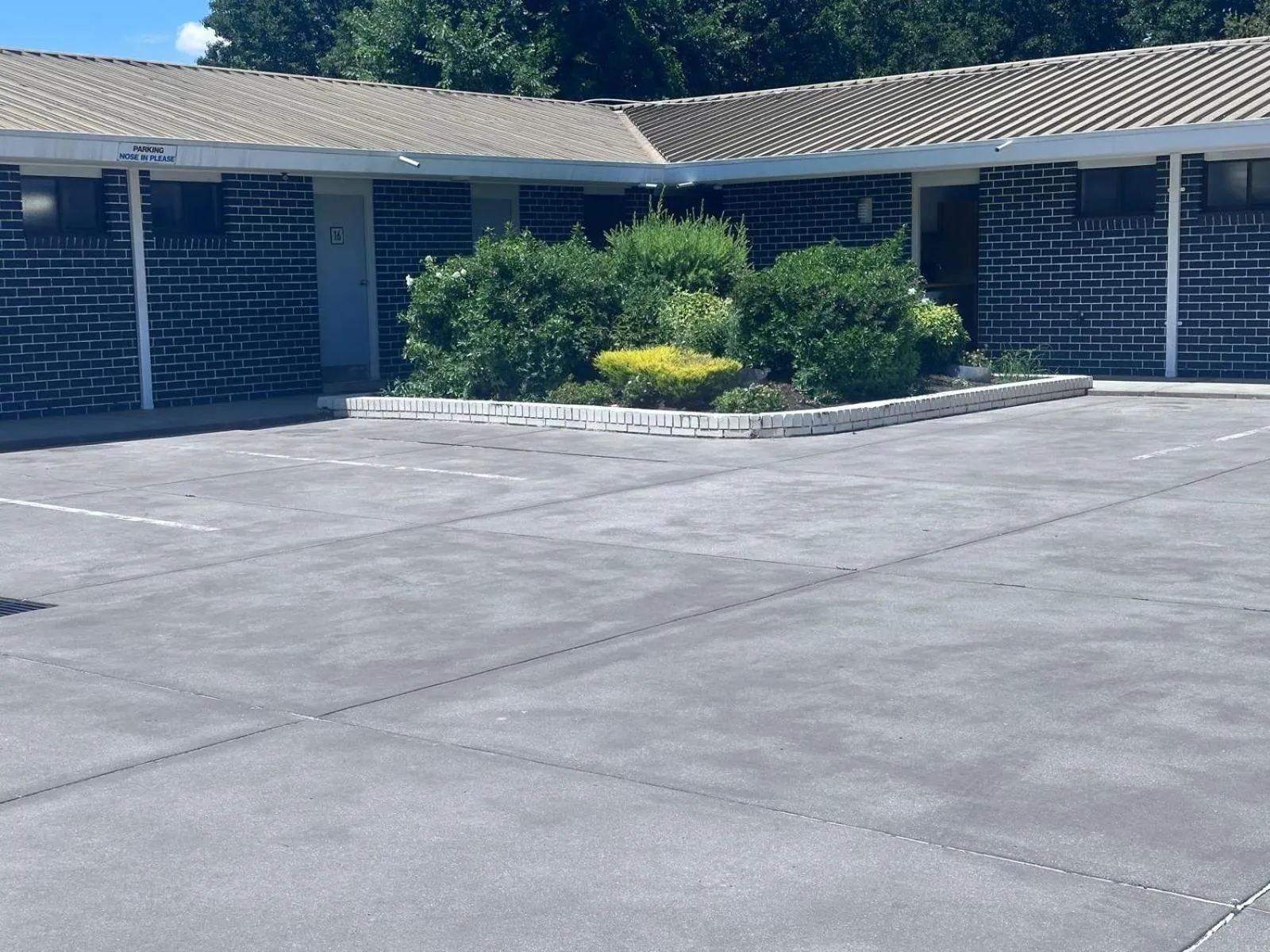 Garden view in Albury Garden Court Motel