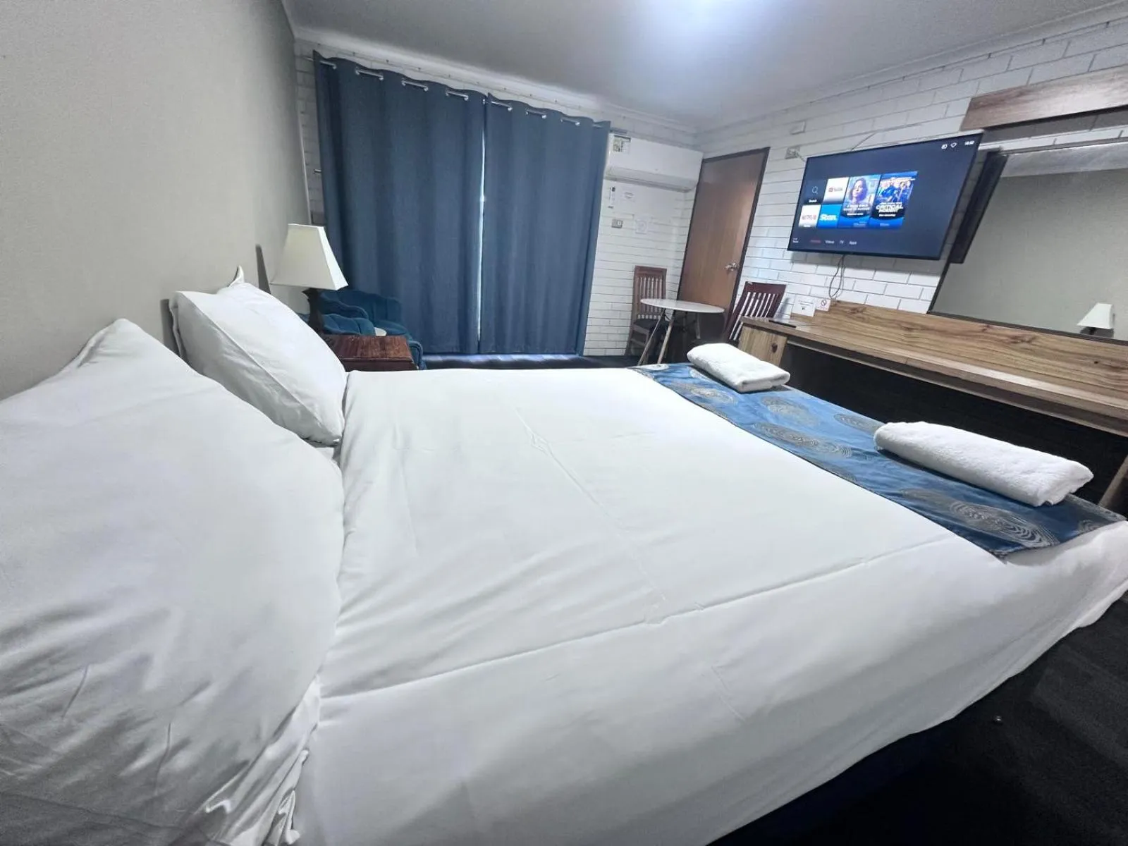 Bedroom, Bed in Albury Garden Court Motel