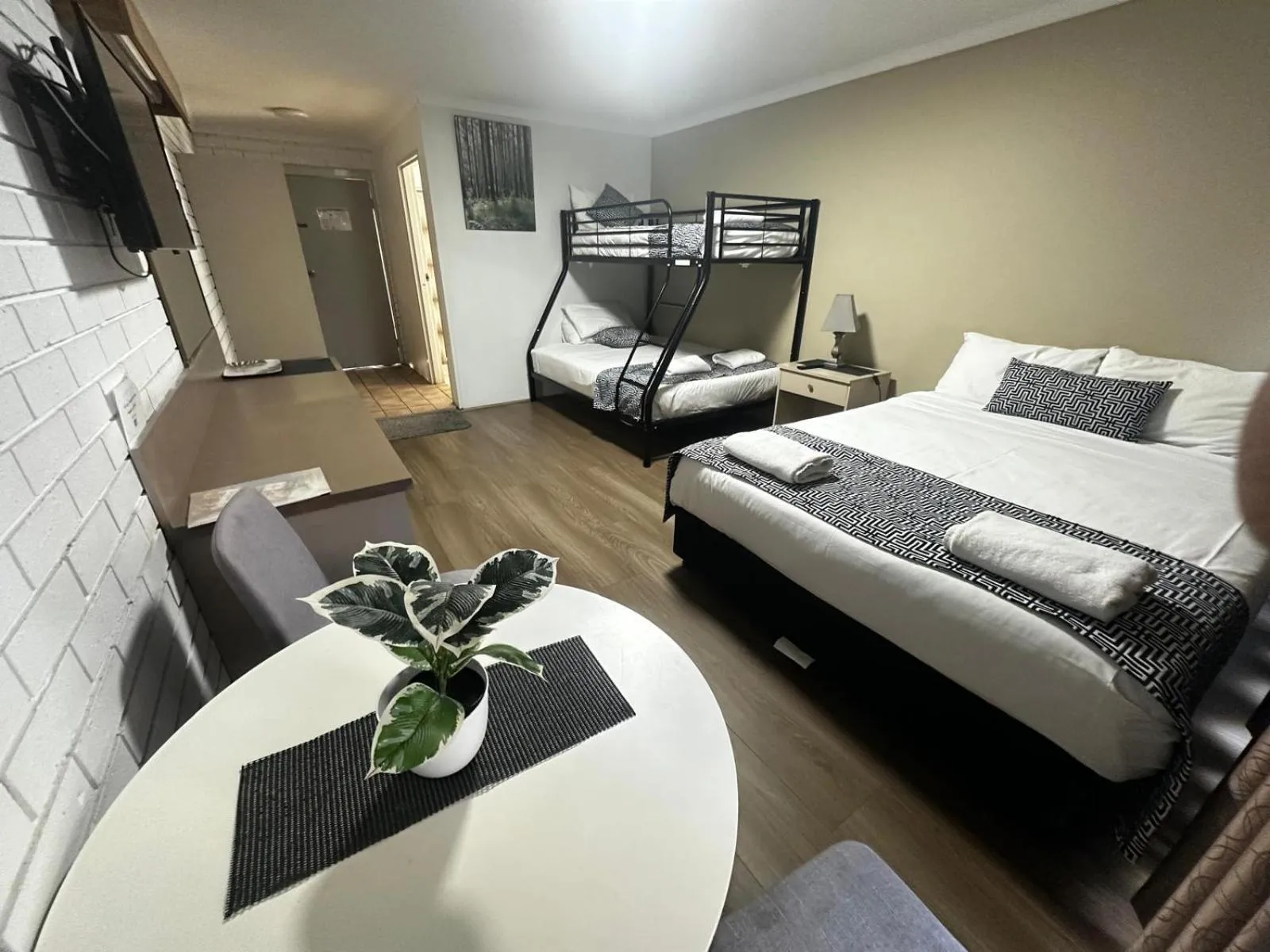 Decorative detail, Bed in Albury Garden Court Motel