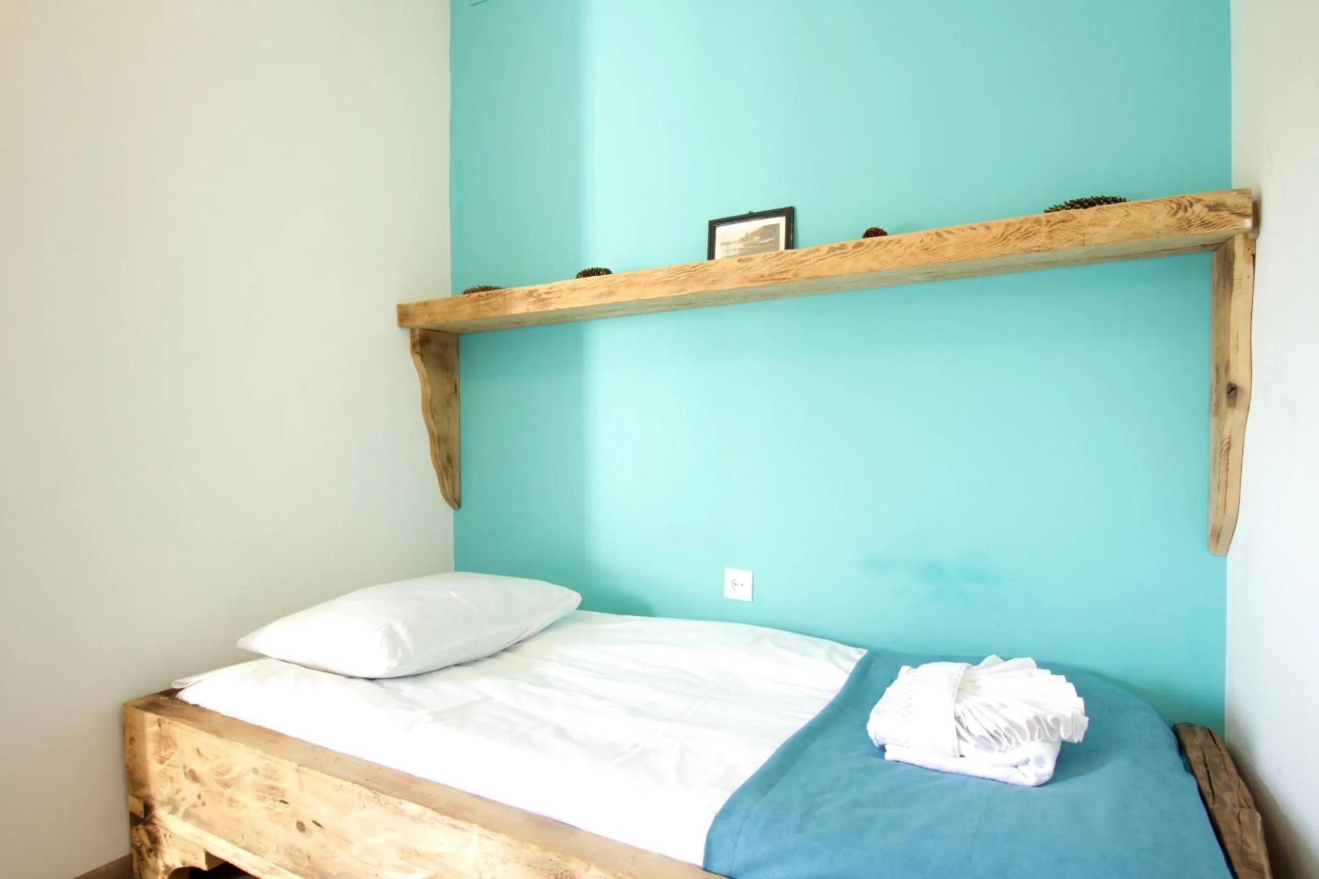 Decorative detail, Bed in Insomnia