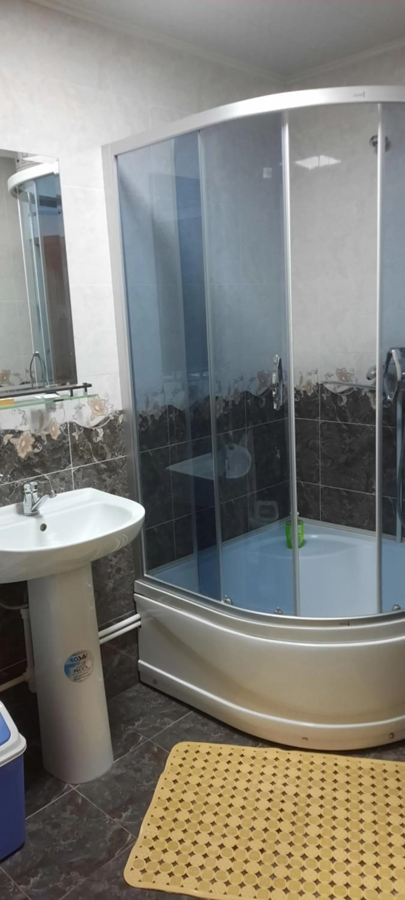 Twin Room - Disability Access in Hotel SUGD & Guest House
