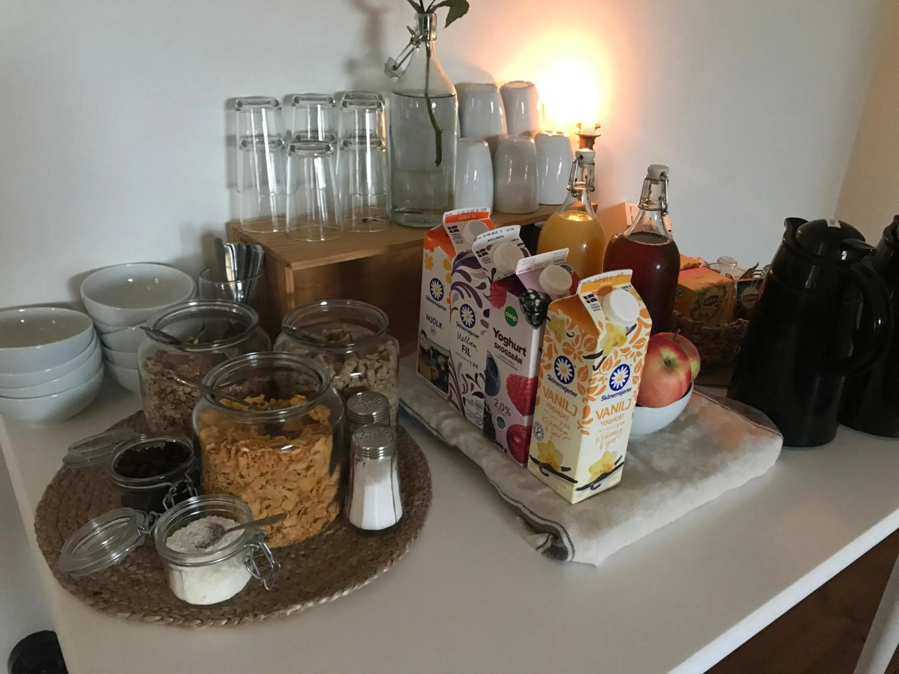 Buffet breakfast in Hotell Humbla