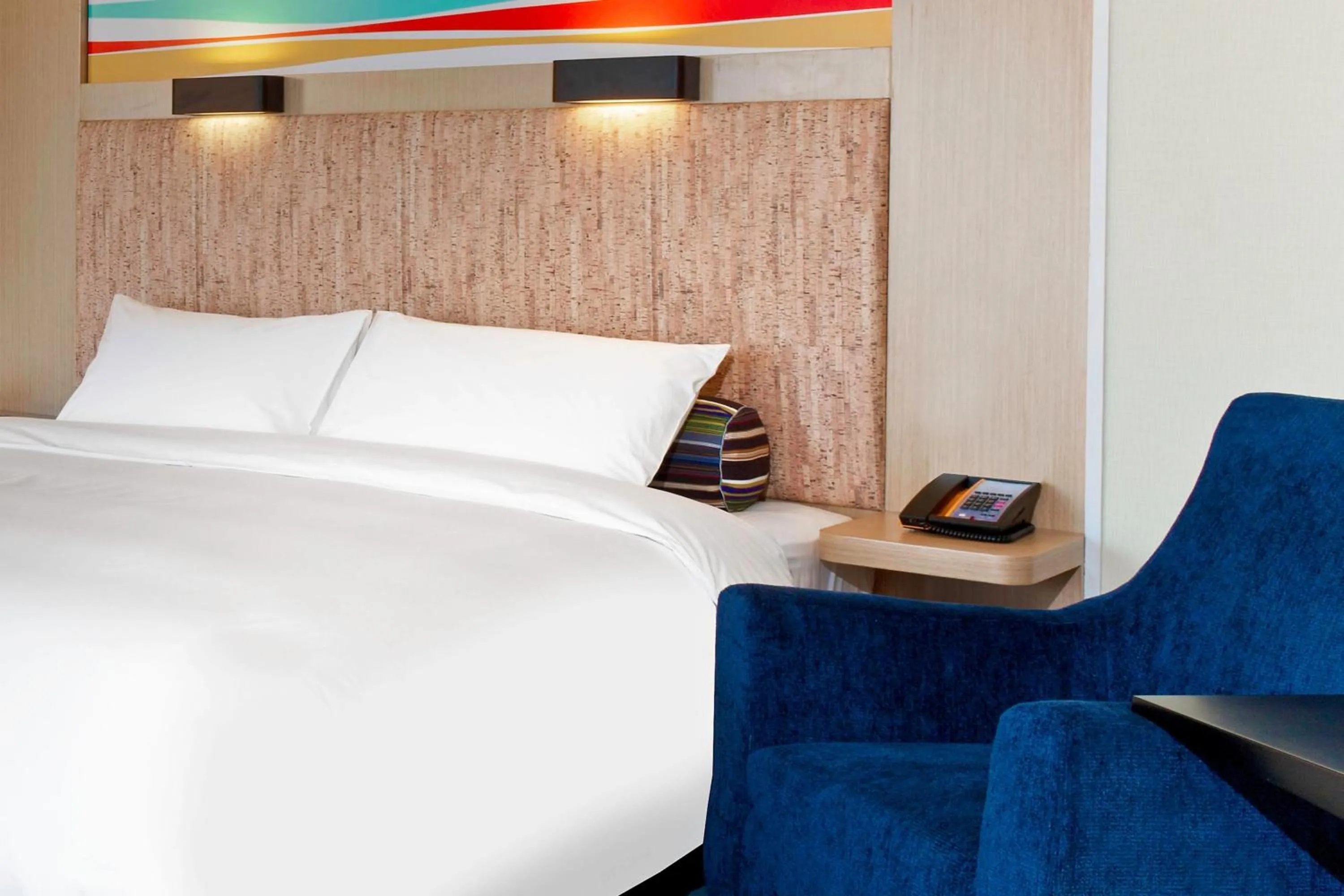 Photo of the whole room, Bed in Aloft Nanhai, Foshan