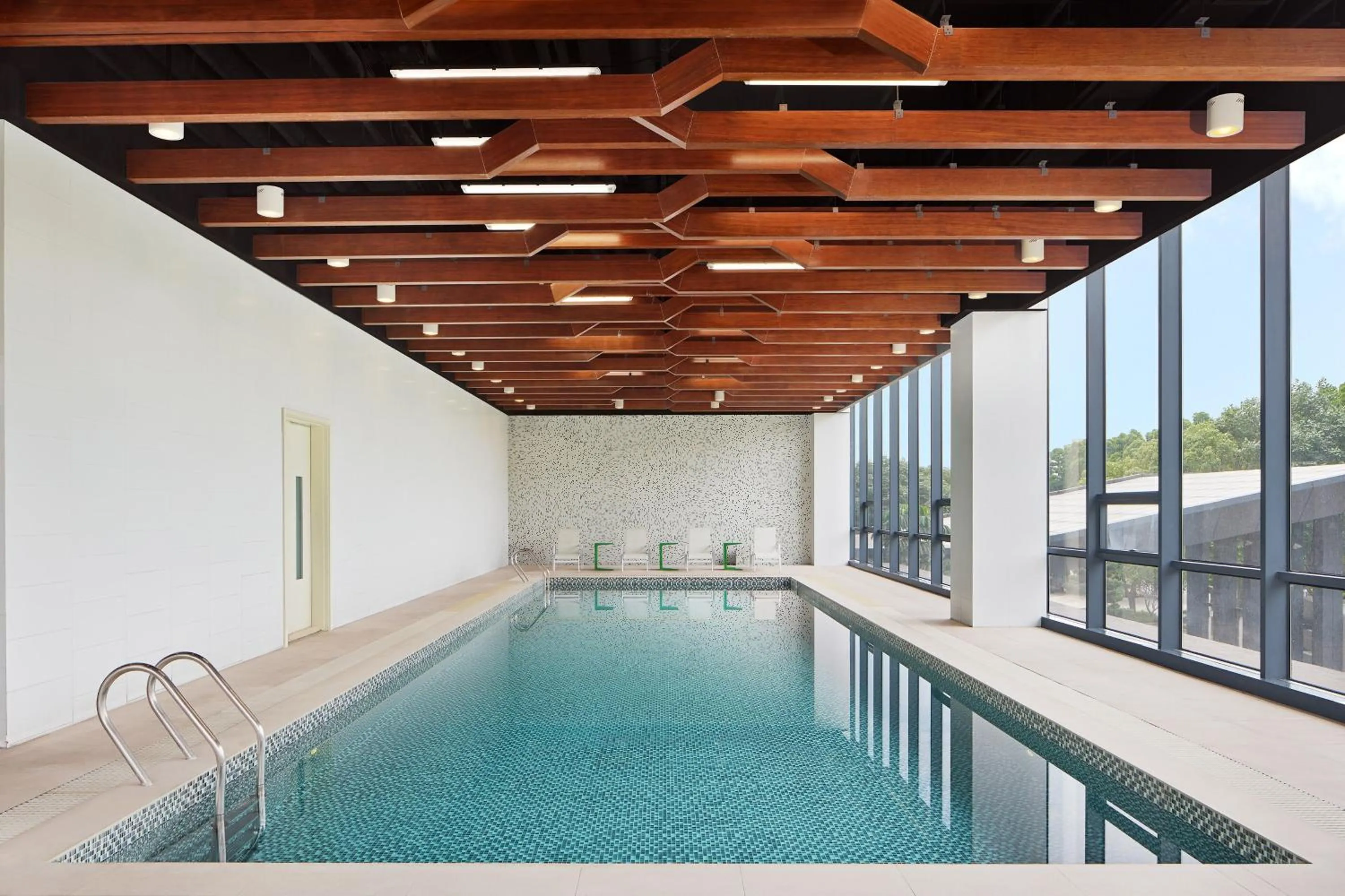 Swimming pool in Aloft Nanhai, Foshan