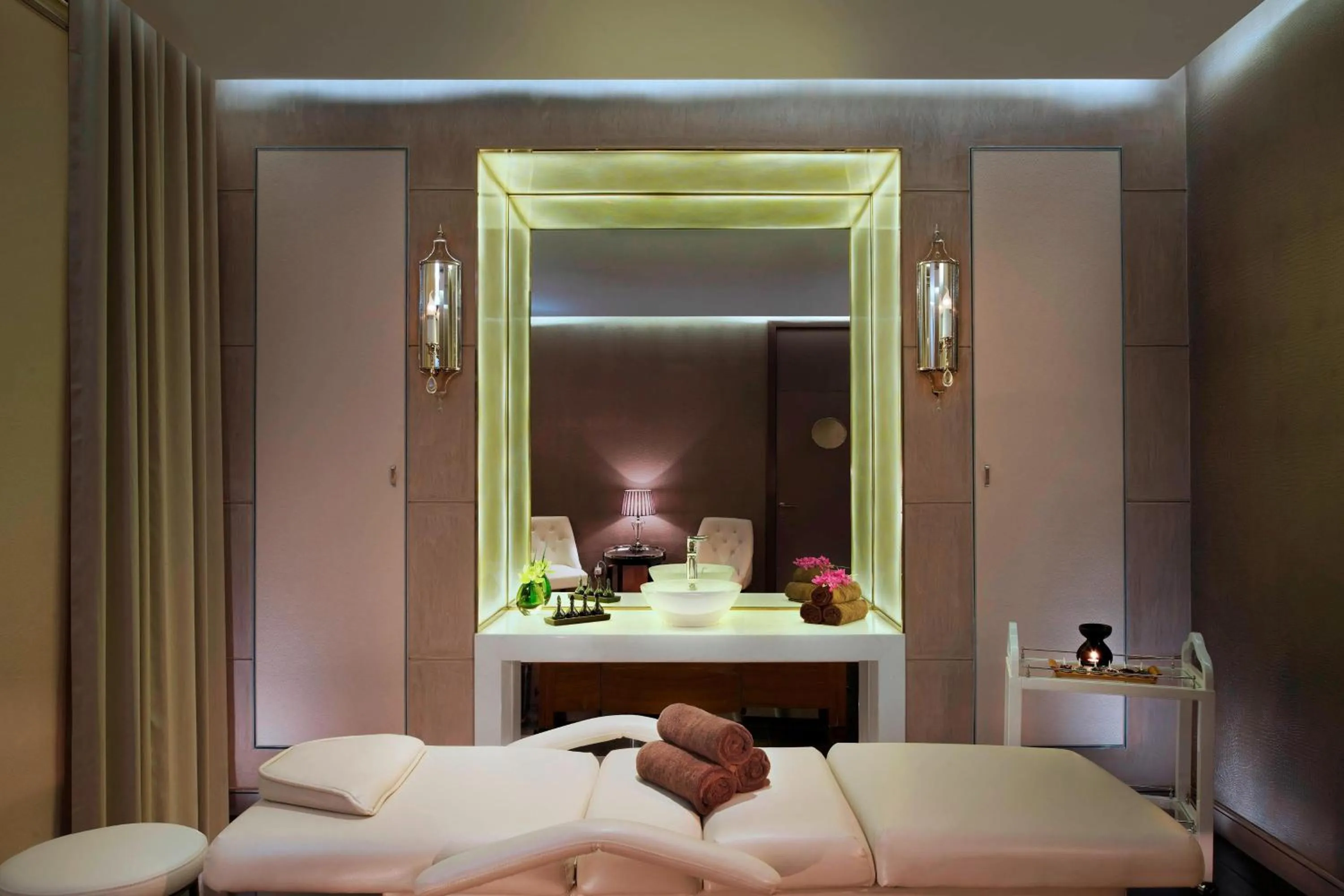 Spa and wellness centre/facilities, Bed in The St. Regis Beijing