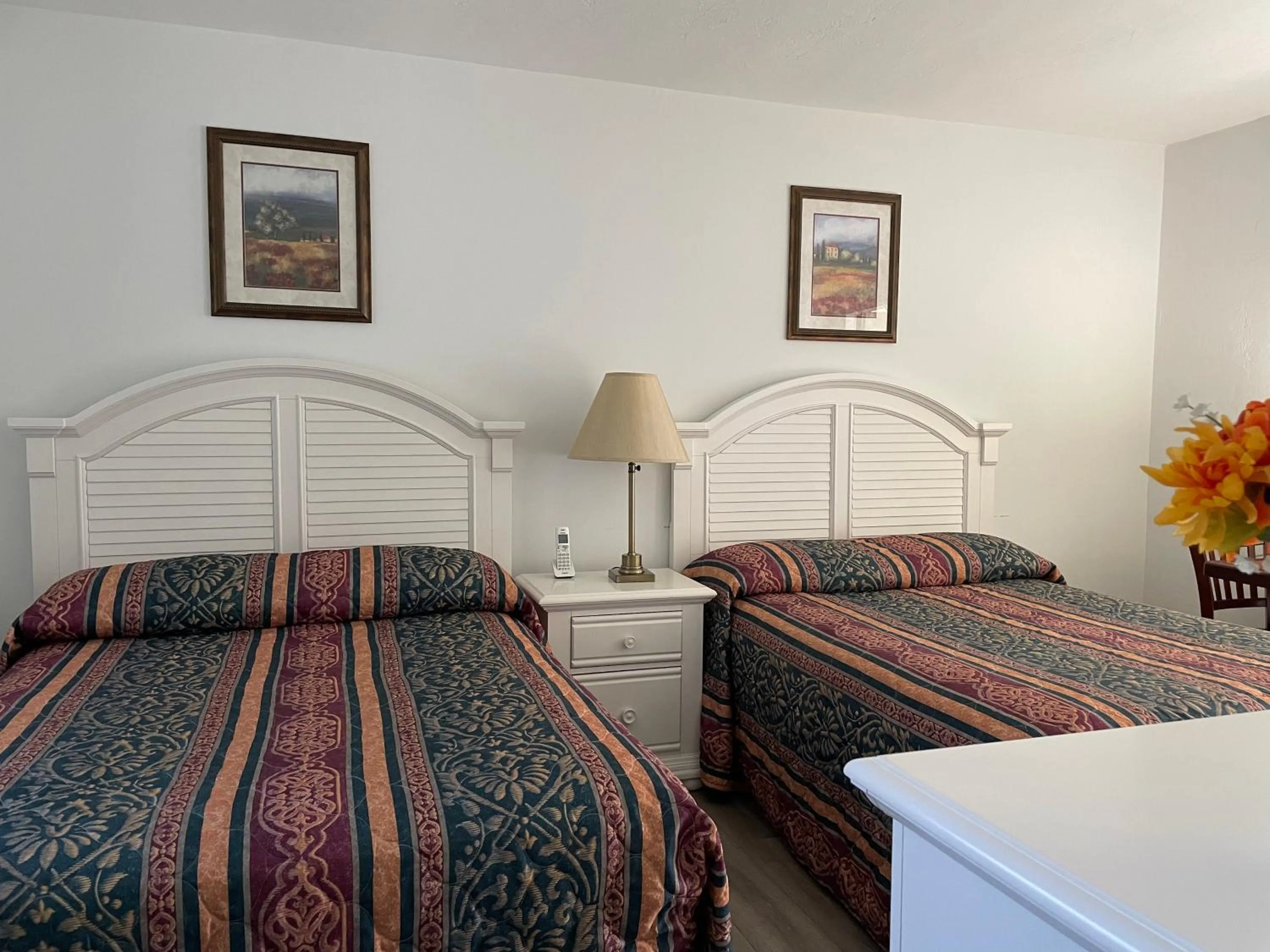 Bed in Shell Motel Hollywood