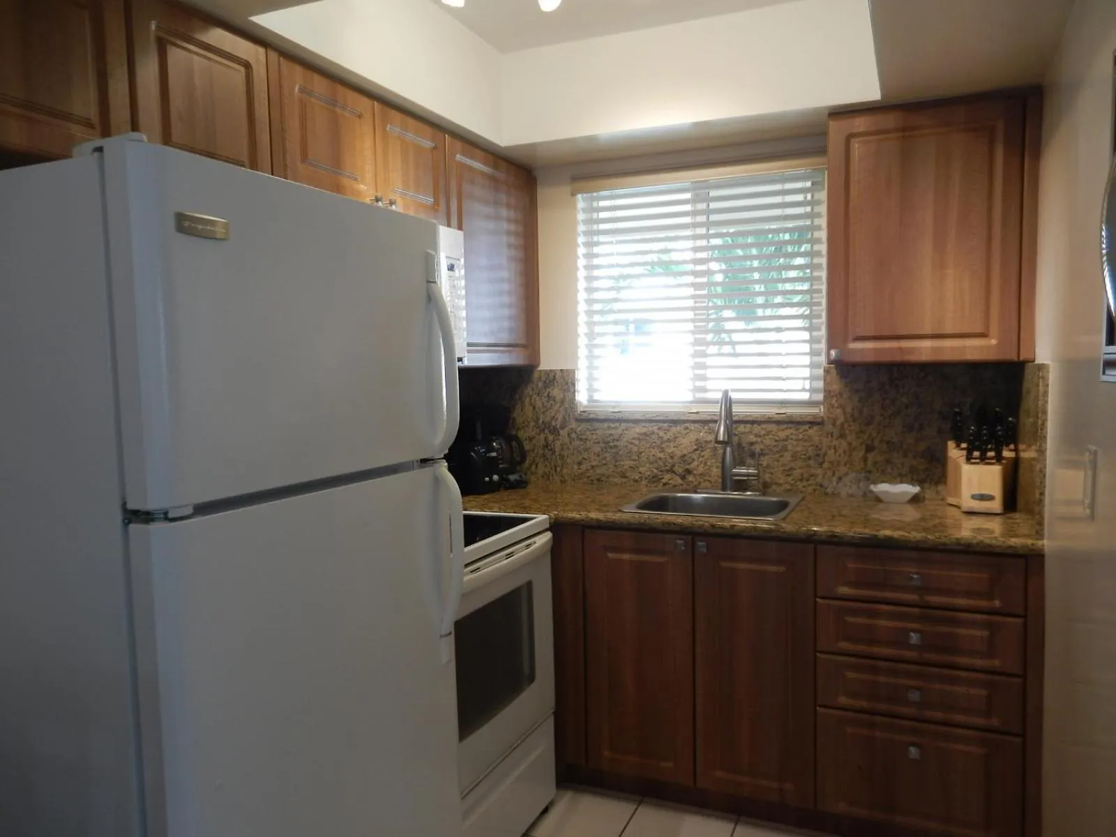 Shell Motel Hollywood