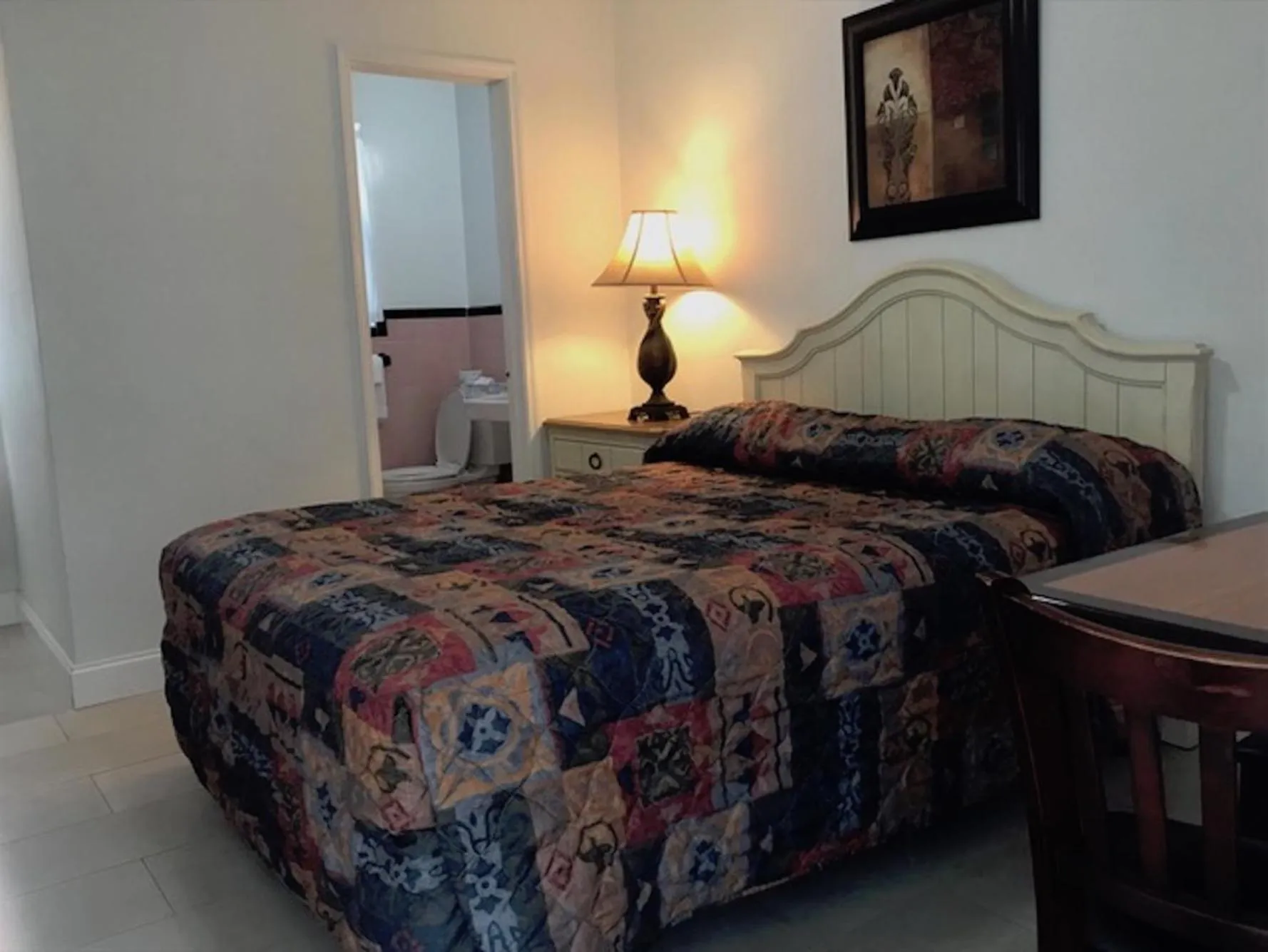 Bed in Shell Motel Hollywood