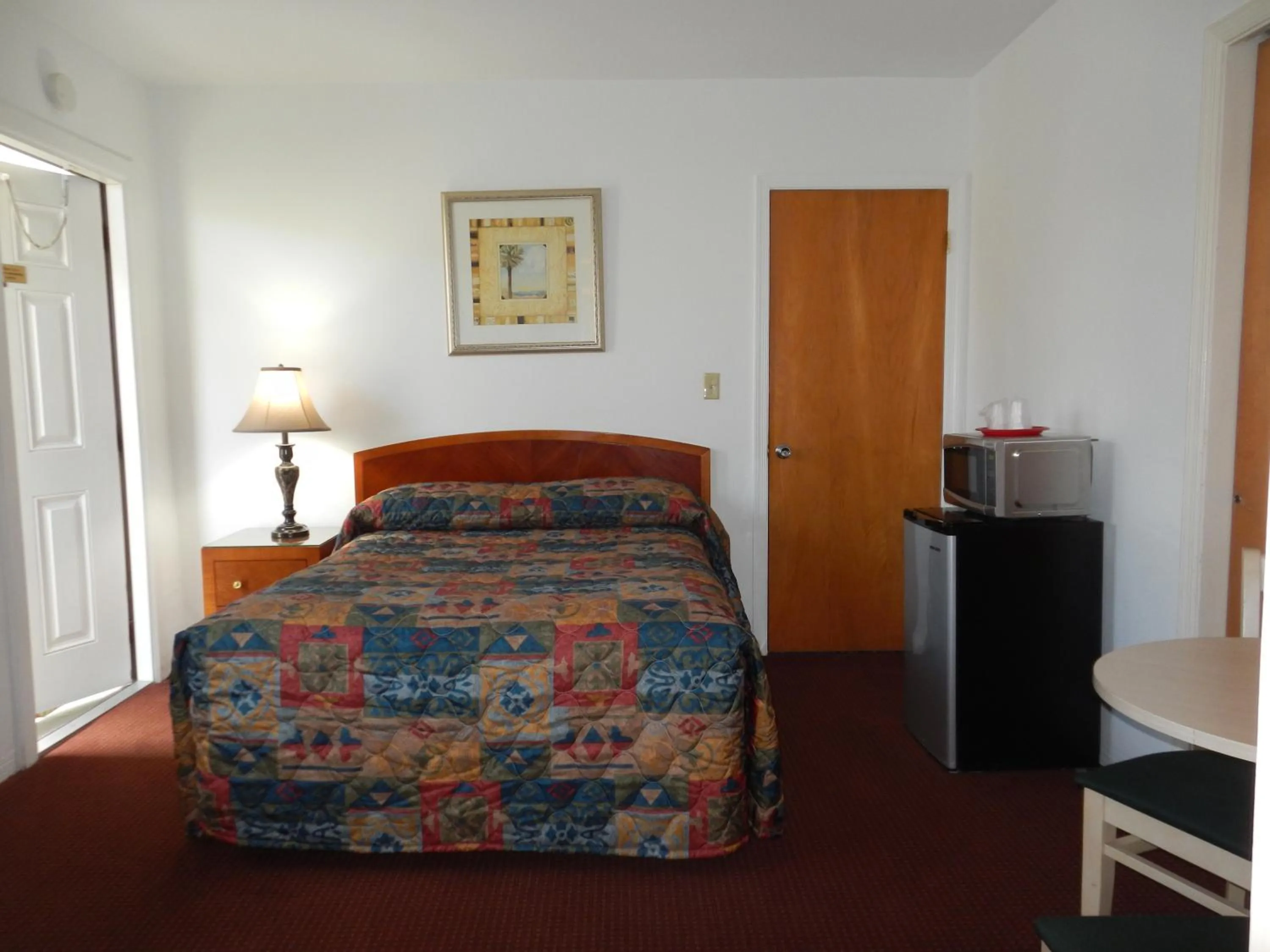 Bed in Shell Motel Hollywood