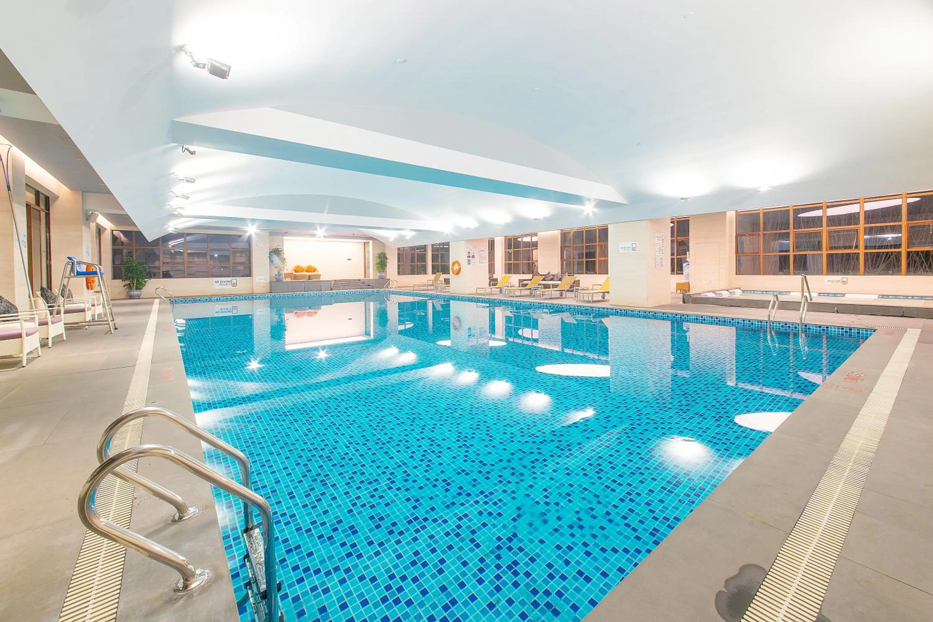 Swimming pool in Le Méridien Xiamen