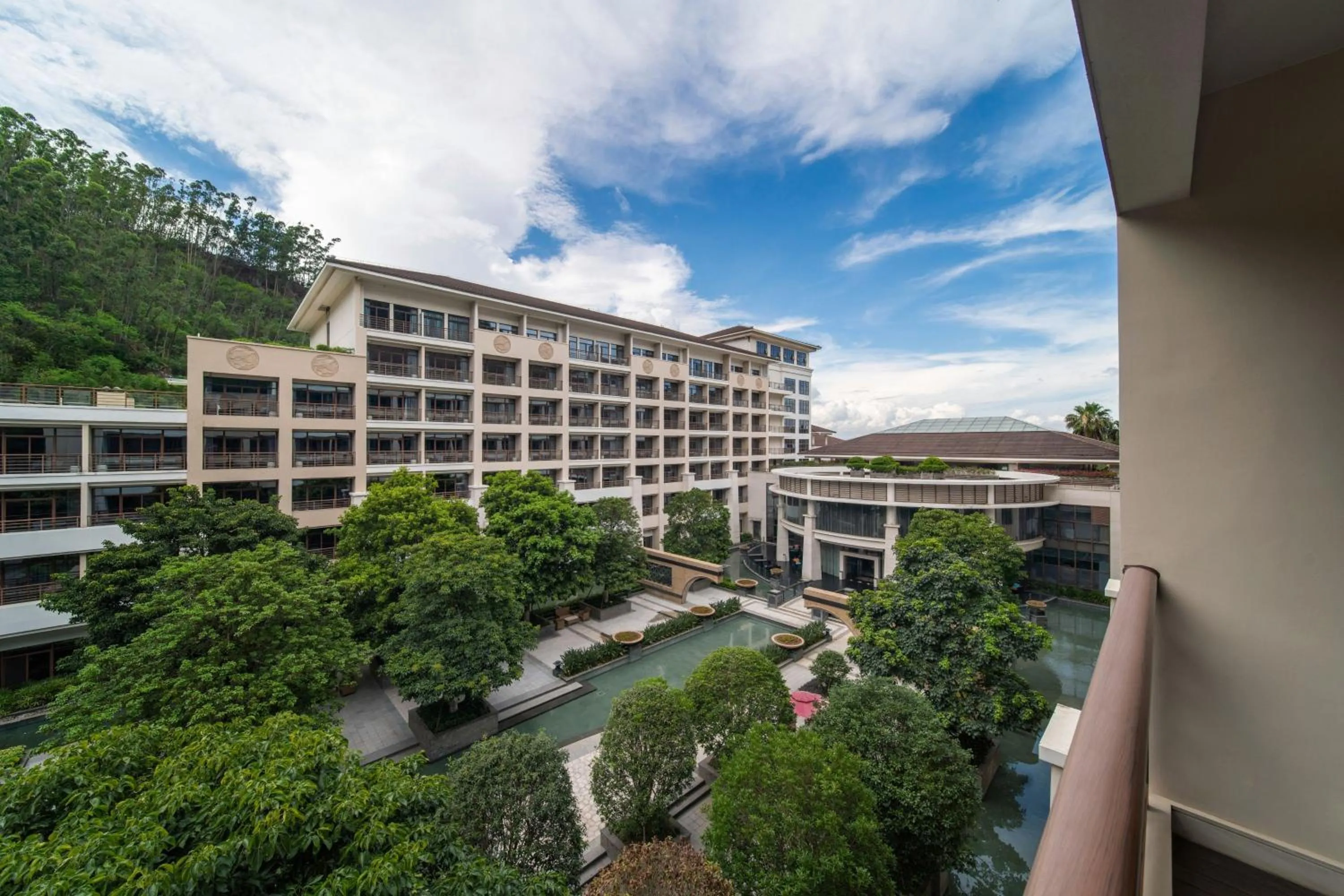 Photo of the whole room in Le Méridien Xiamen