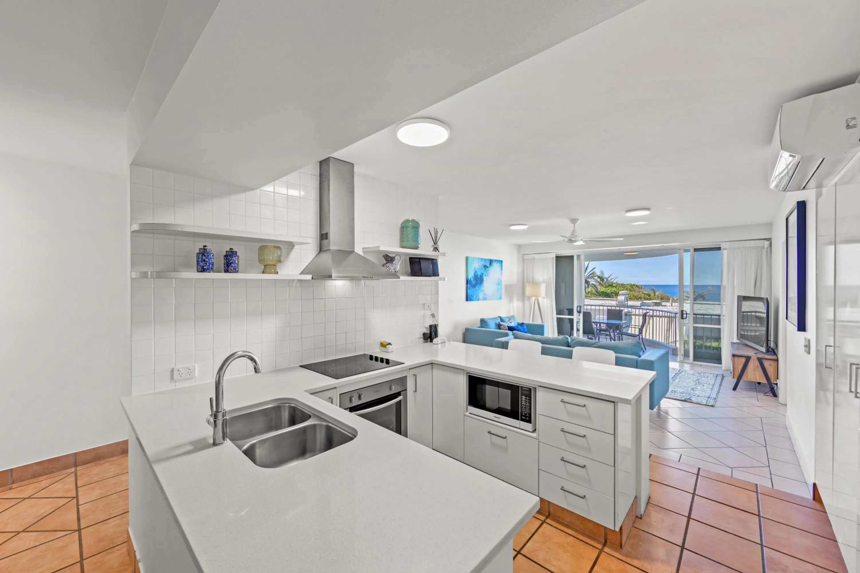 La Mer Sunshine Beachfront