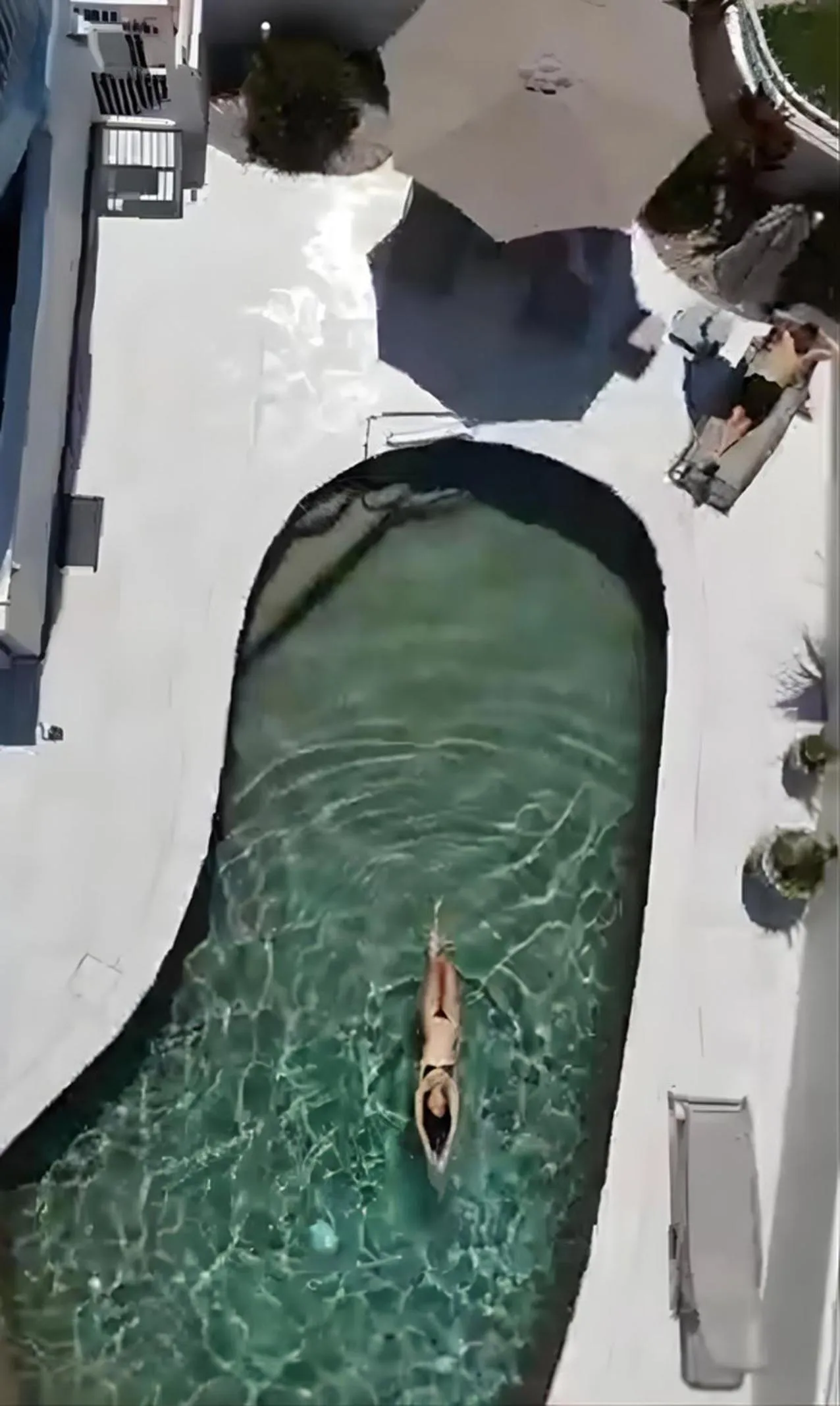 Swimming pool in La Mer Sunshine Beachfront