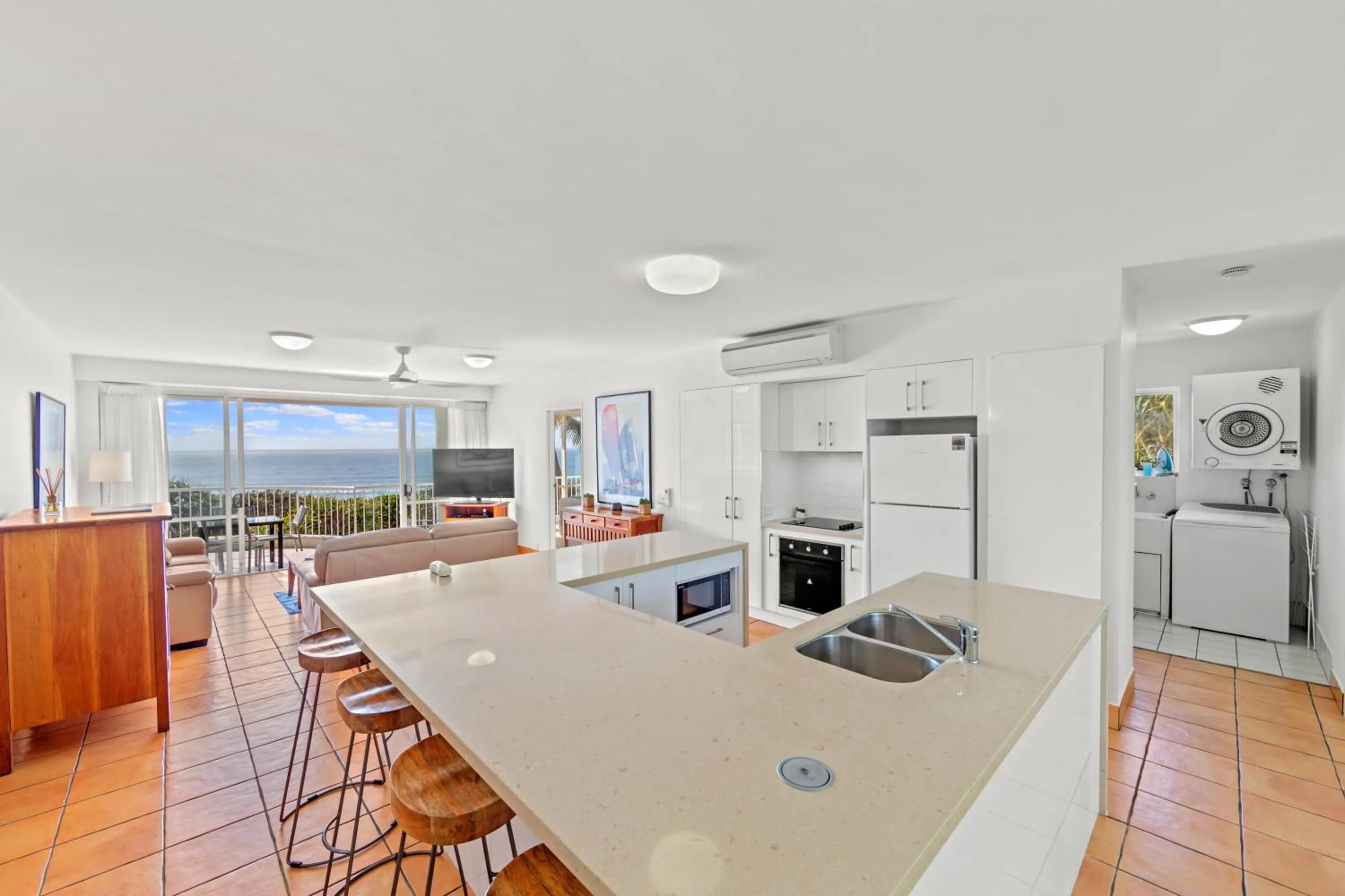 La Mer Sunshine Beachfront