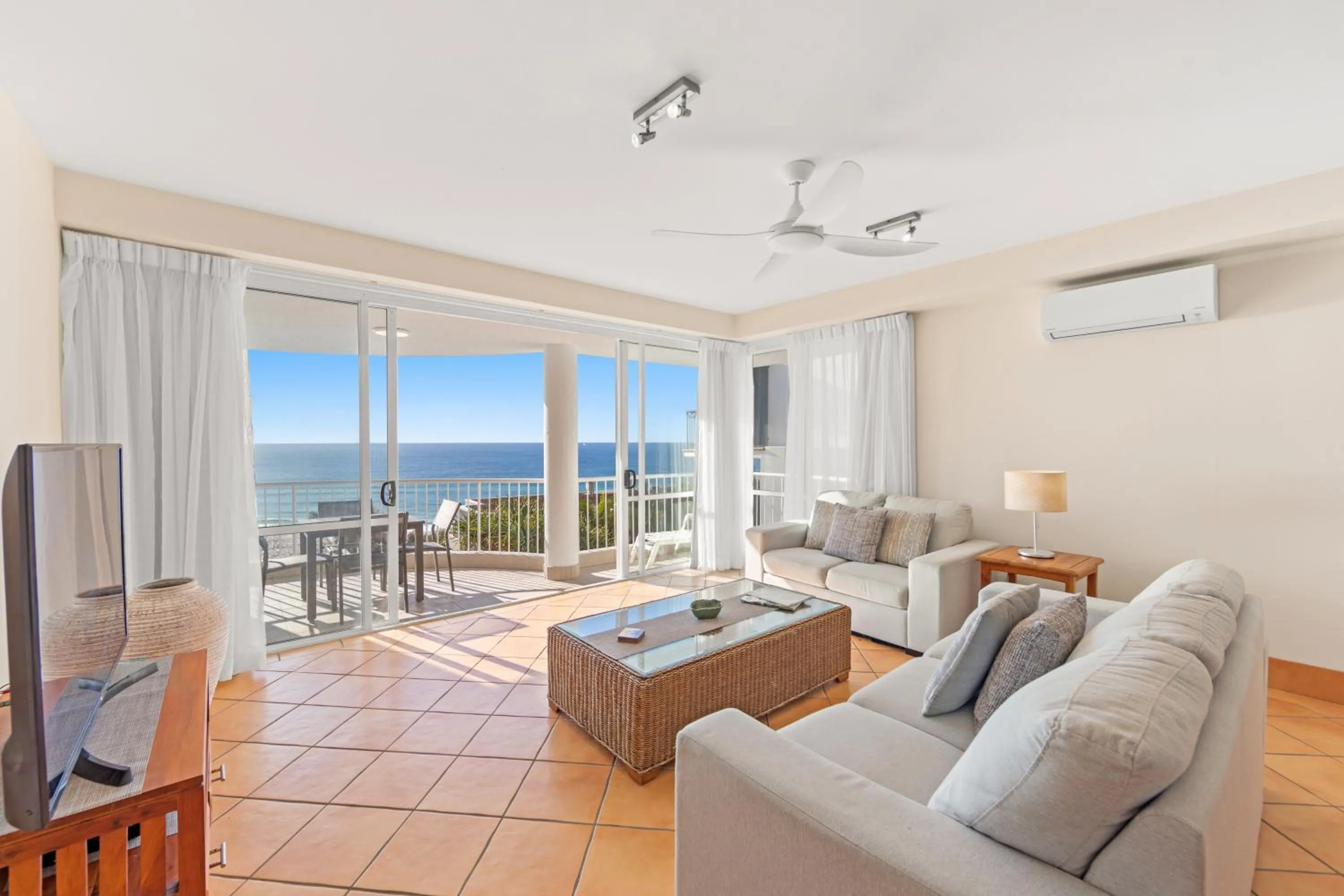 La Mer Sunshine Beachfront