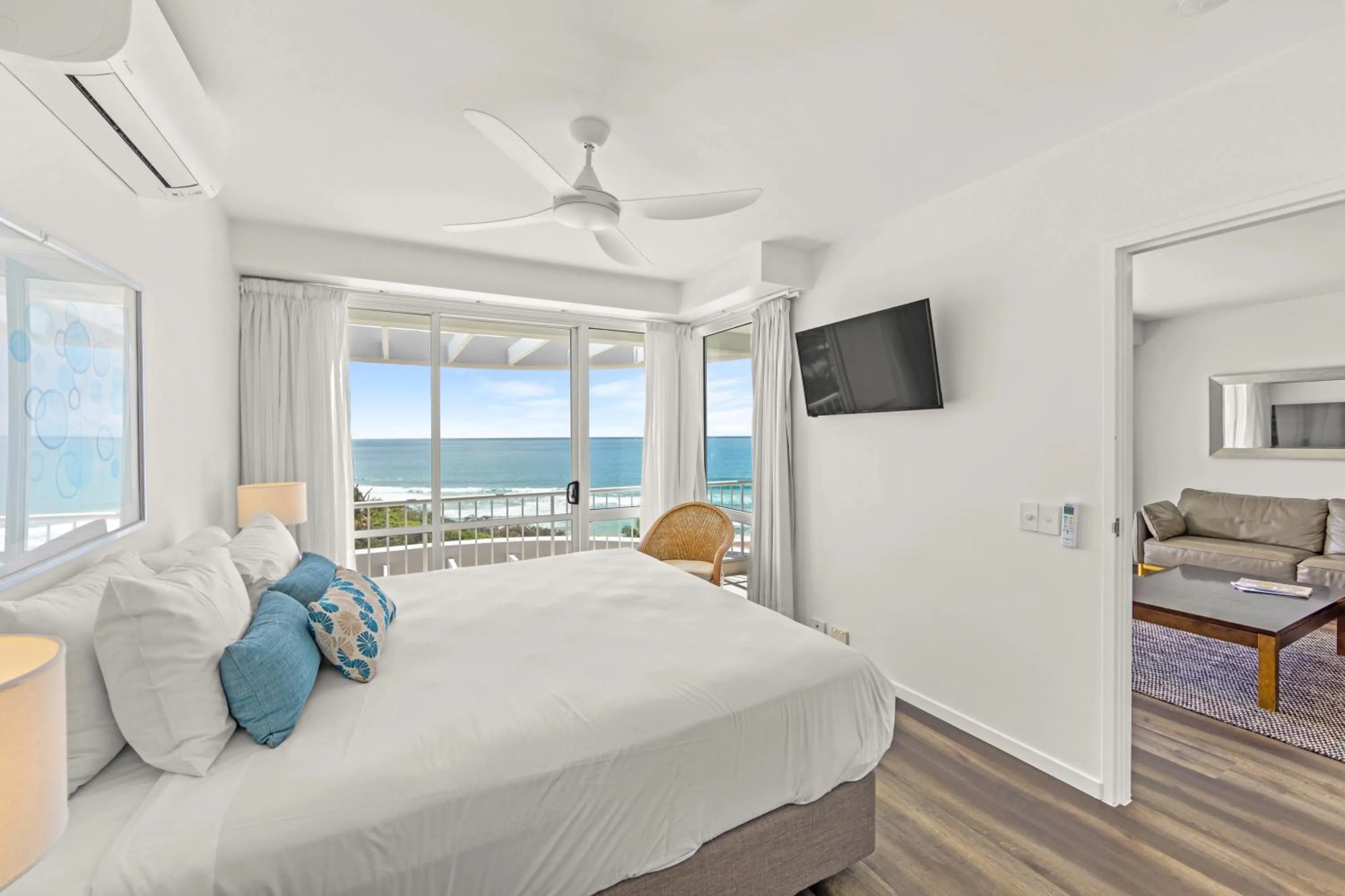 TV and multimedia, Bed in La Mer Sunshine Beachfront