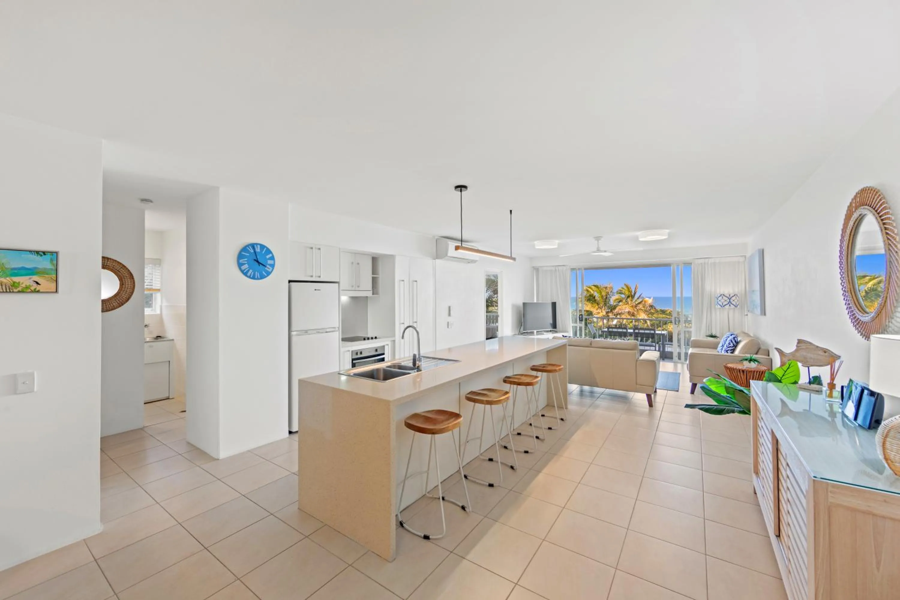 La Mer Sunshine Beachfront