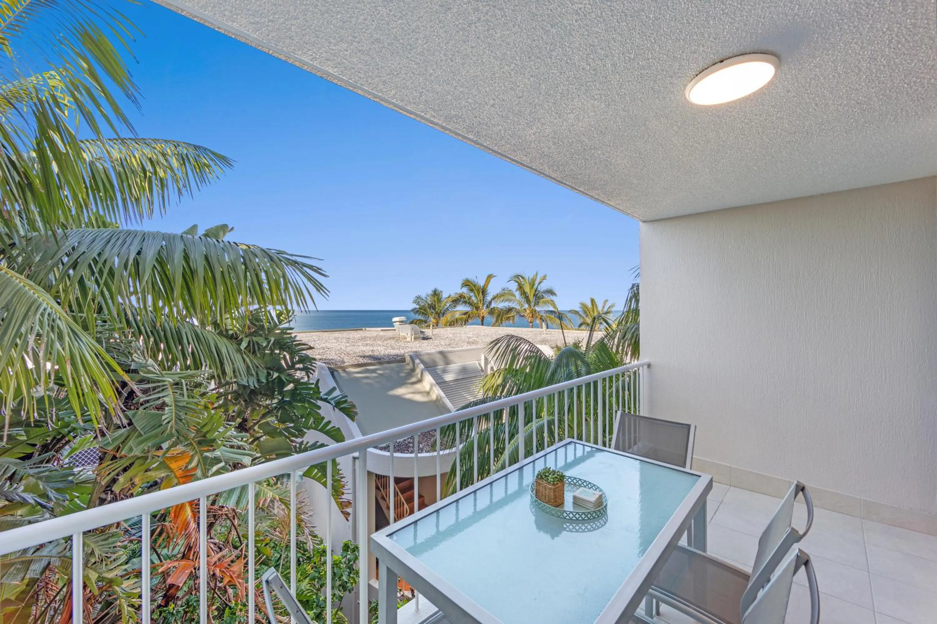 La Mer Sunshine Beachfront