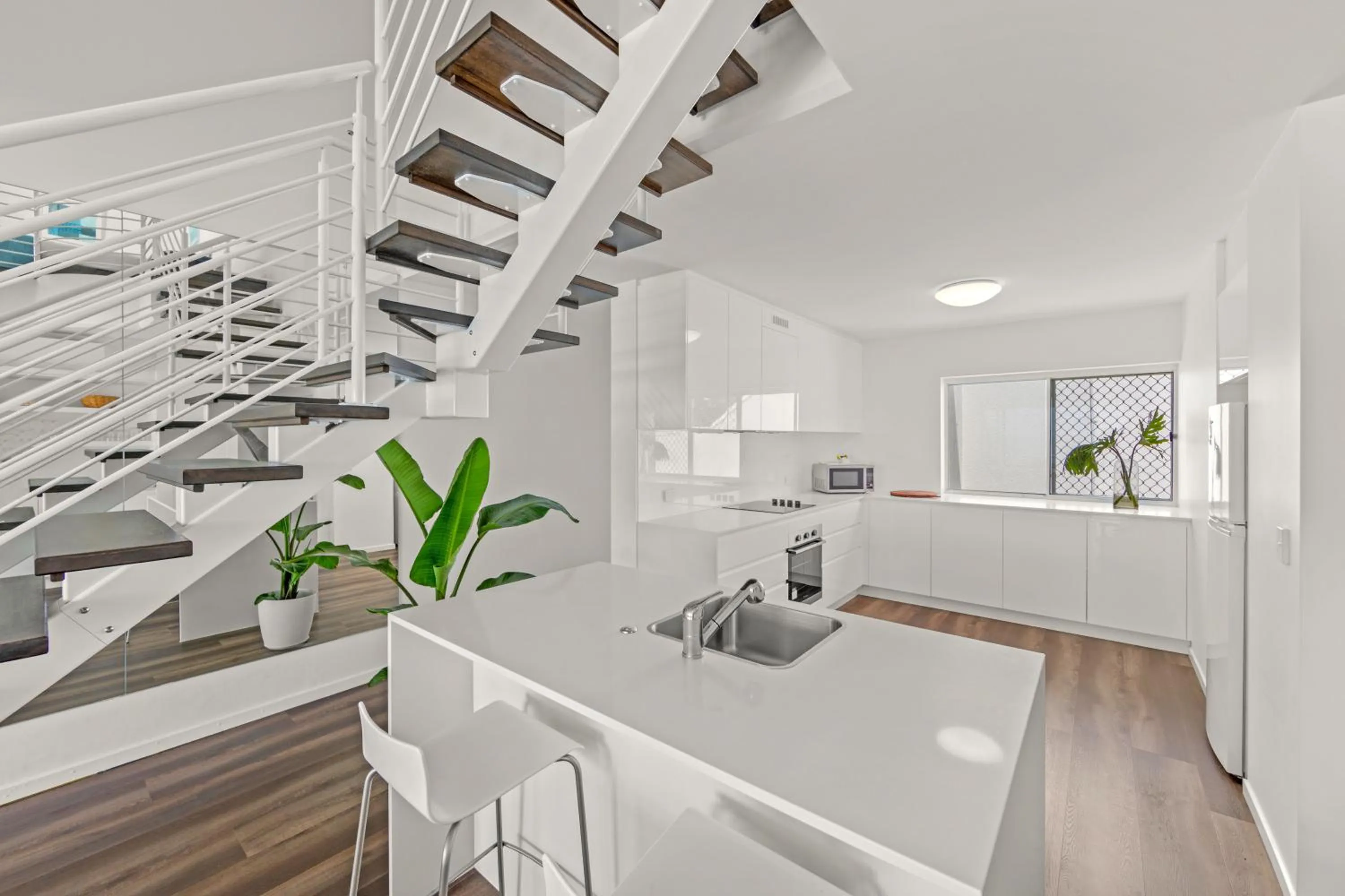 Kitchen or kitchenette in La Mer Sunshine Beachfront