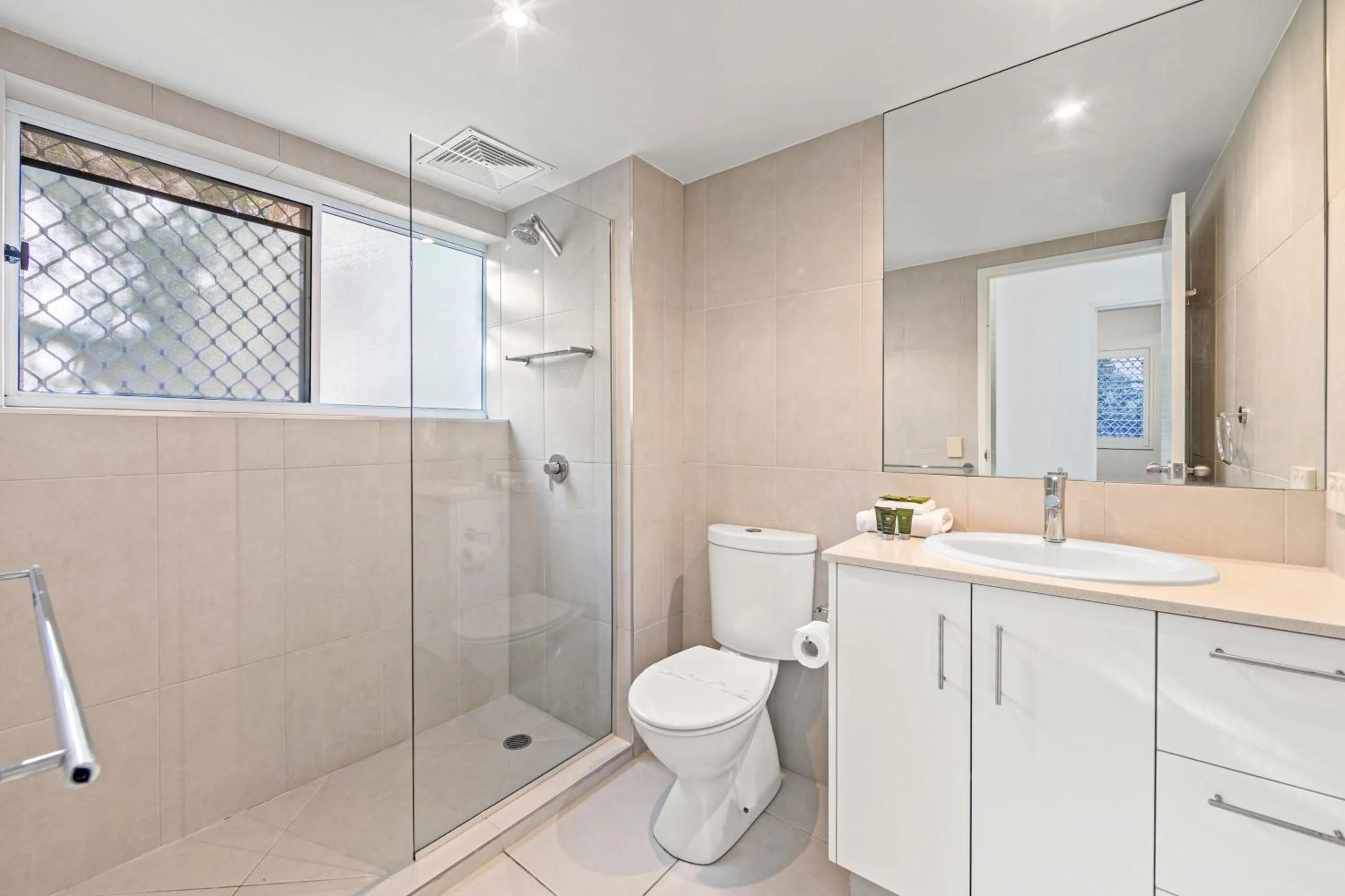 La Mer Sunshine Beachfront