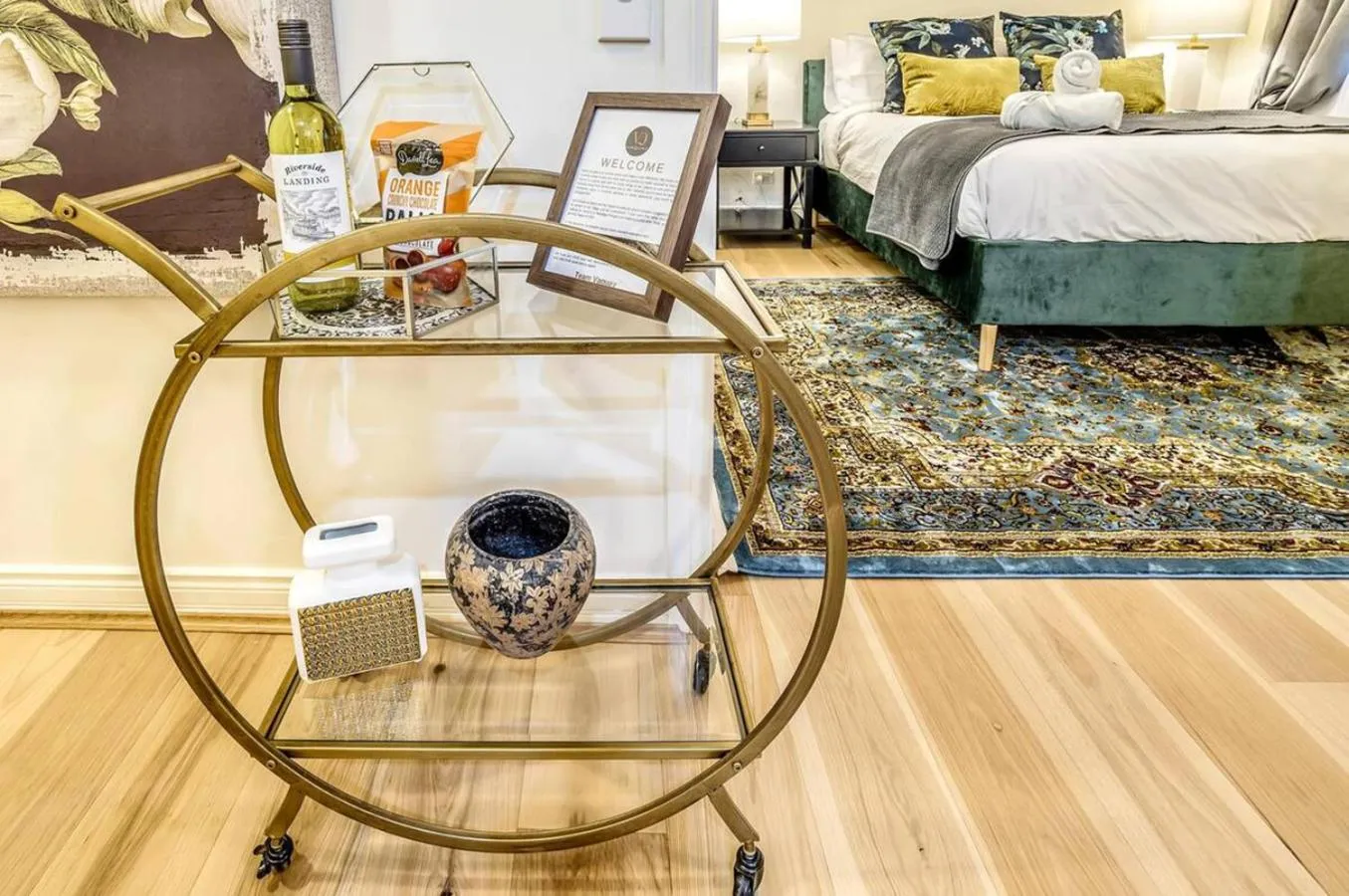 Living room, Bed in Rothbury Hotel