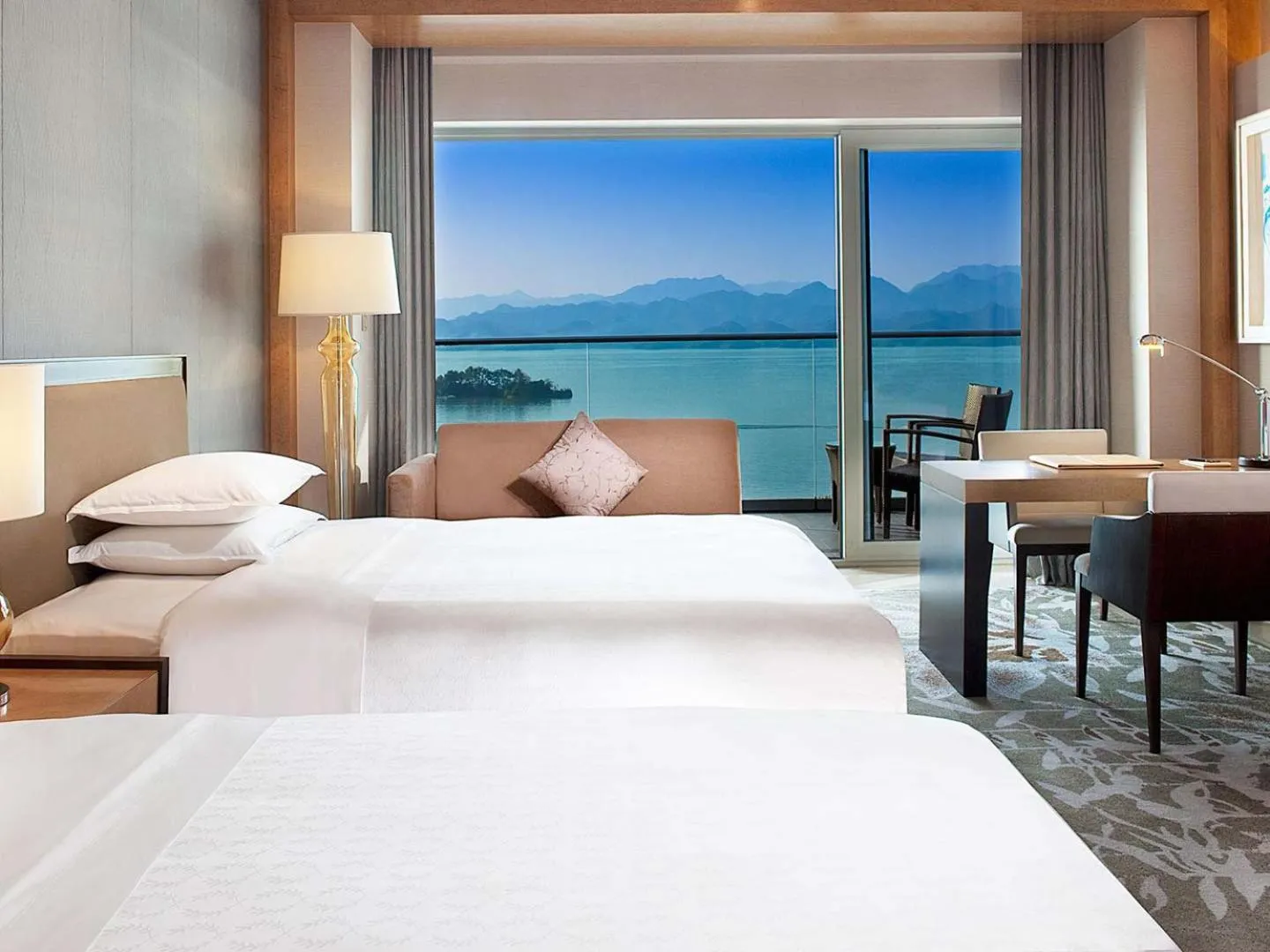 Property building, Bed in Sheraton Qiandao Lake Resort