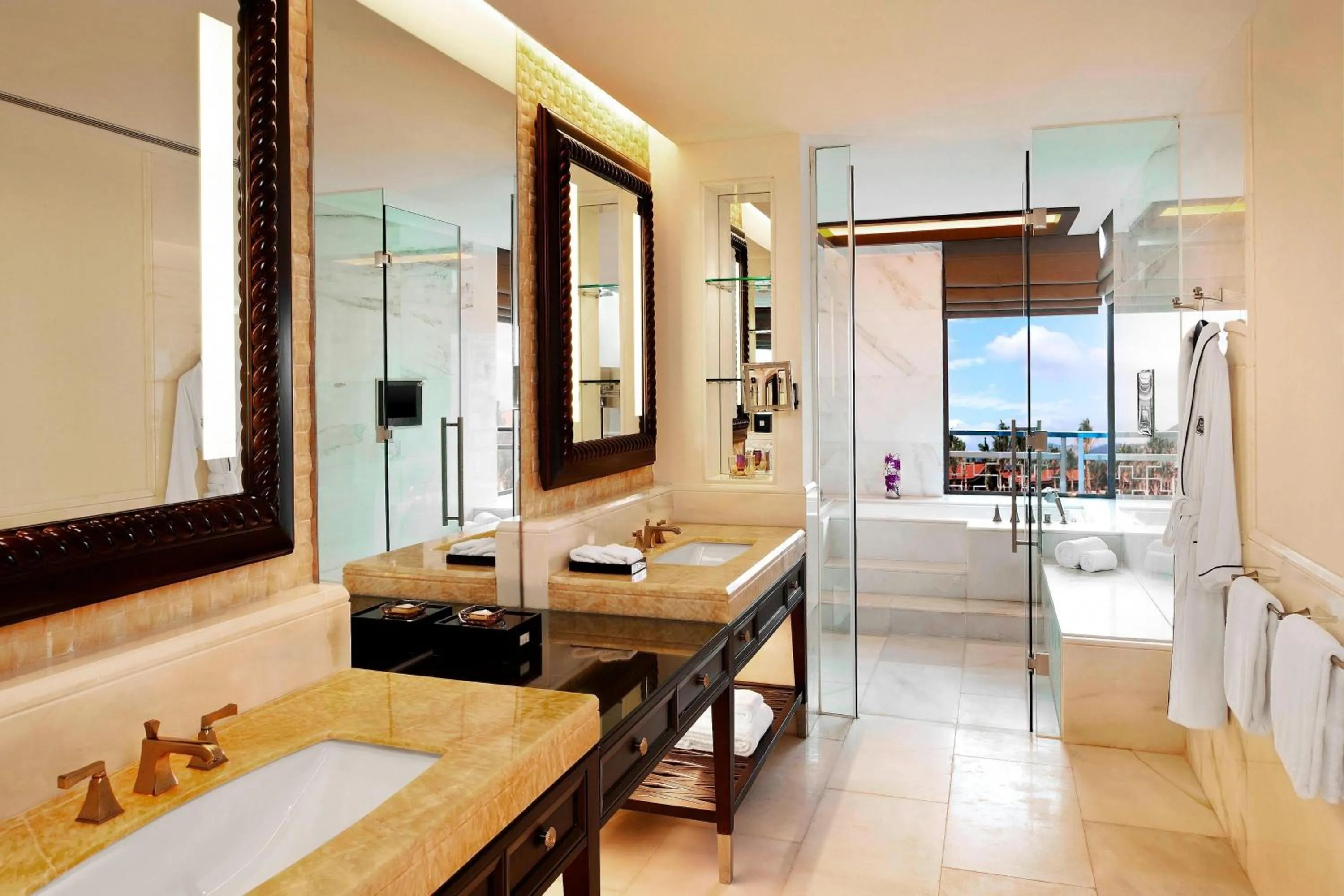 Bathroom in The St. Regis Sanya Yalong Bay Resort