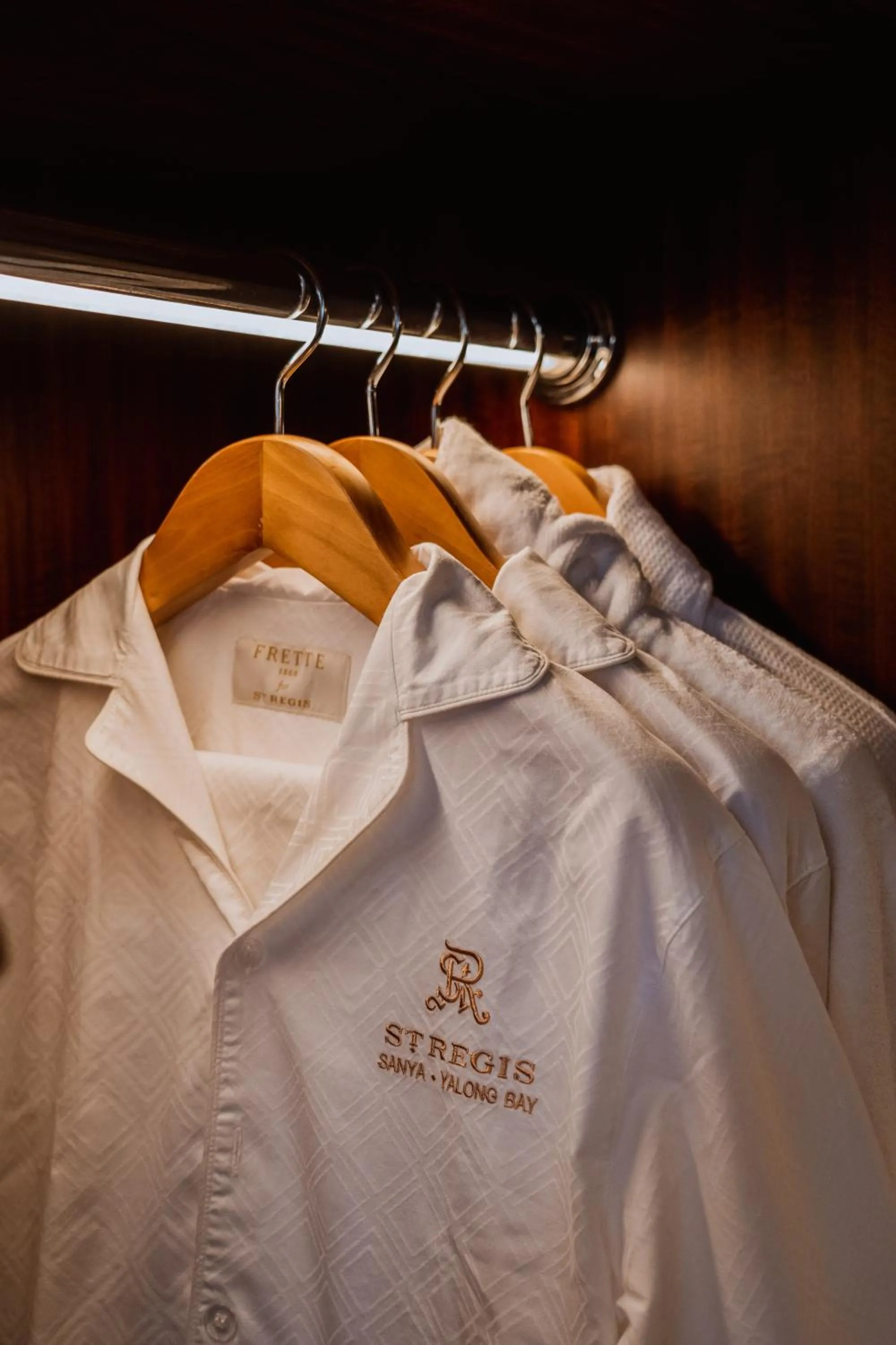 wardrobe in The St. Regis Sanya Yalong Bay Resort