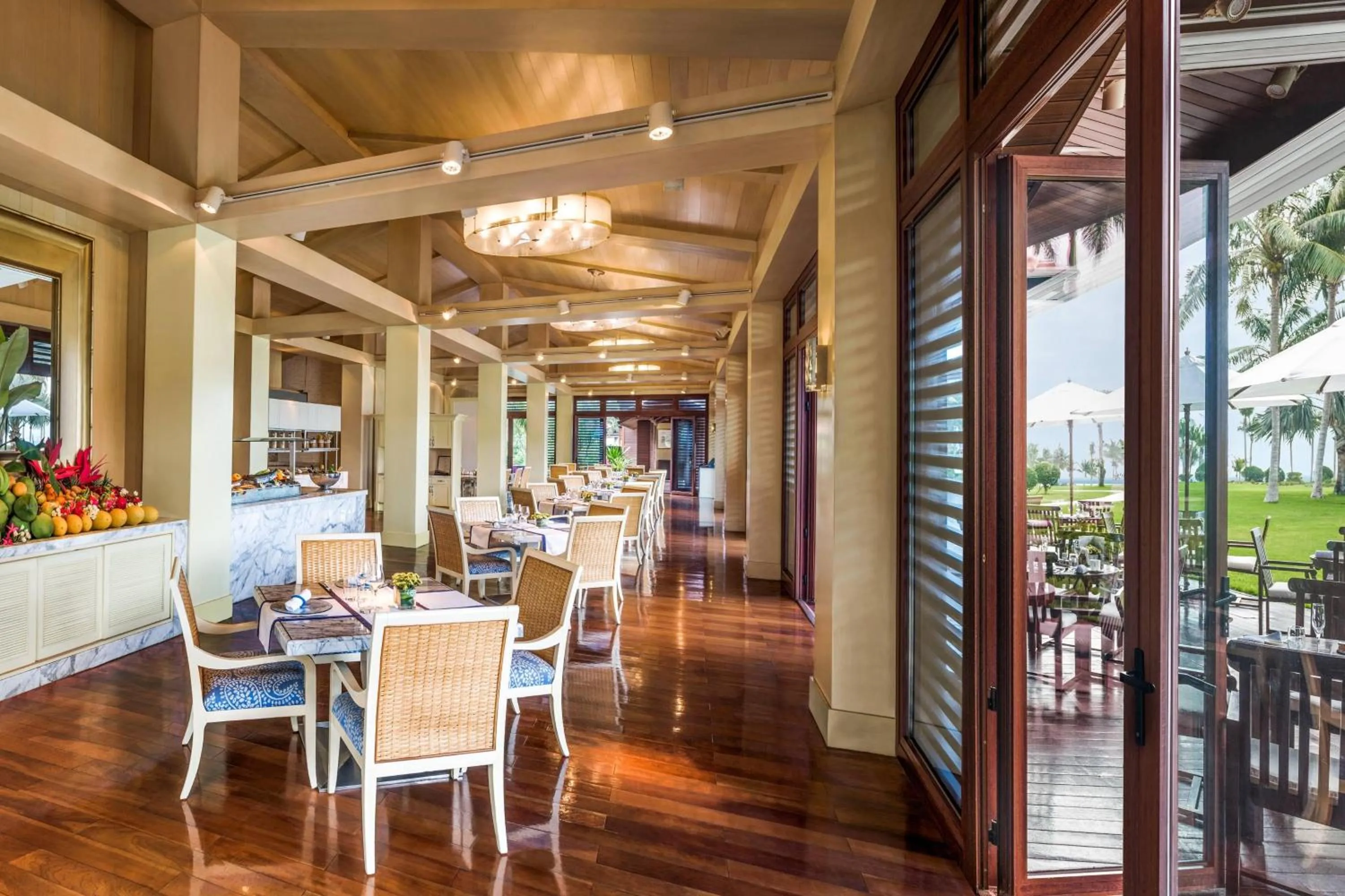 Restaurant/places to eat in The St. Regis Sanya Yalong Bay Resort
