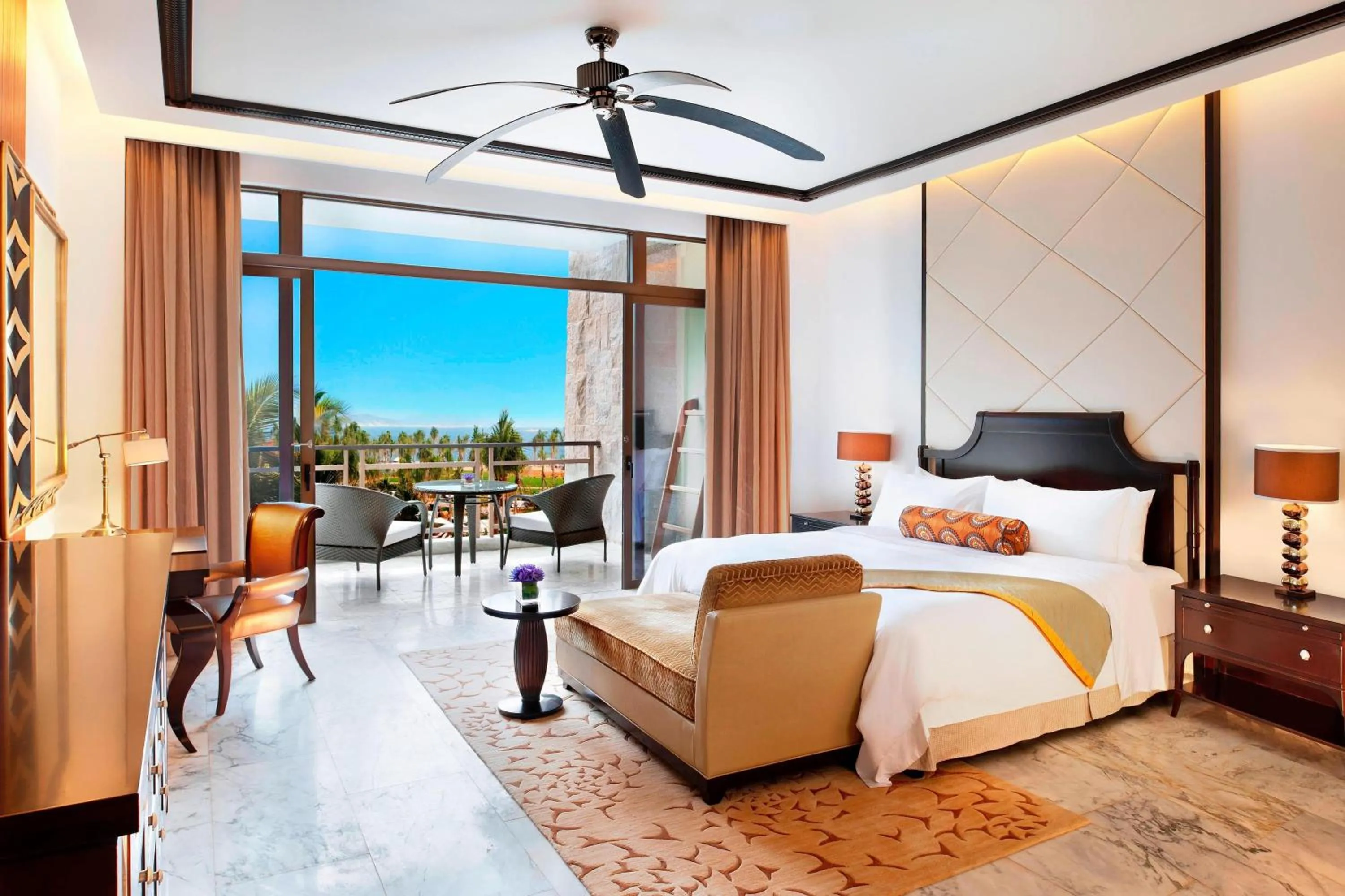 Photo of the whole room, Bed in The St. Regis Sanya Yalong Bay Resort