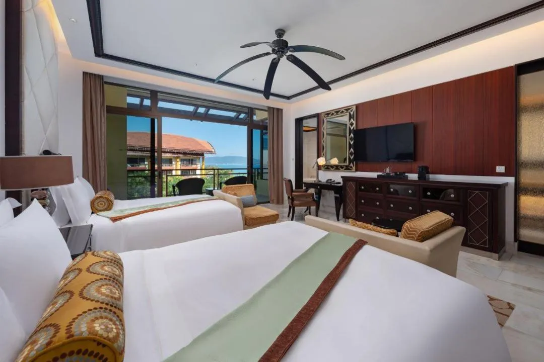 Bed in The St. Regis Sanya Yalong Bay Resort