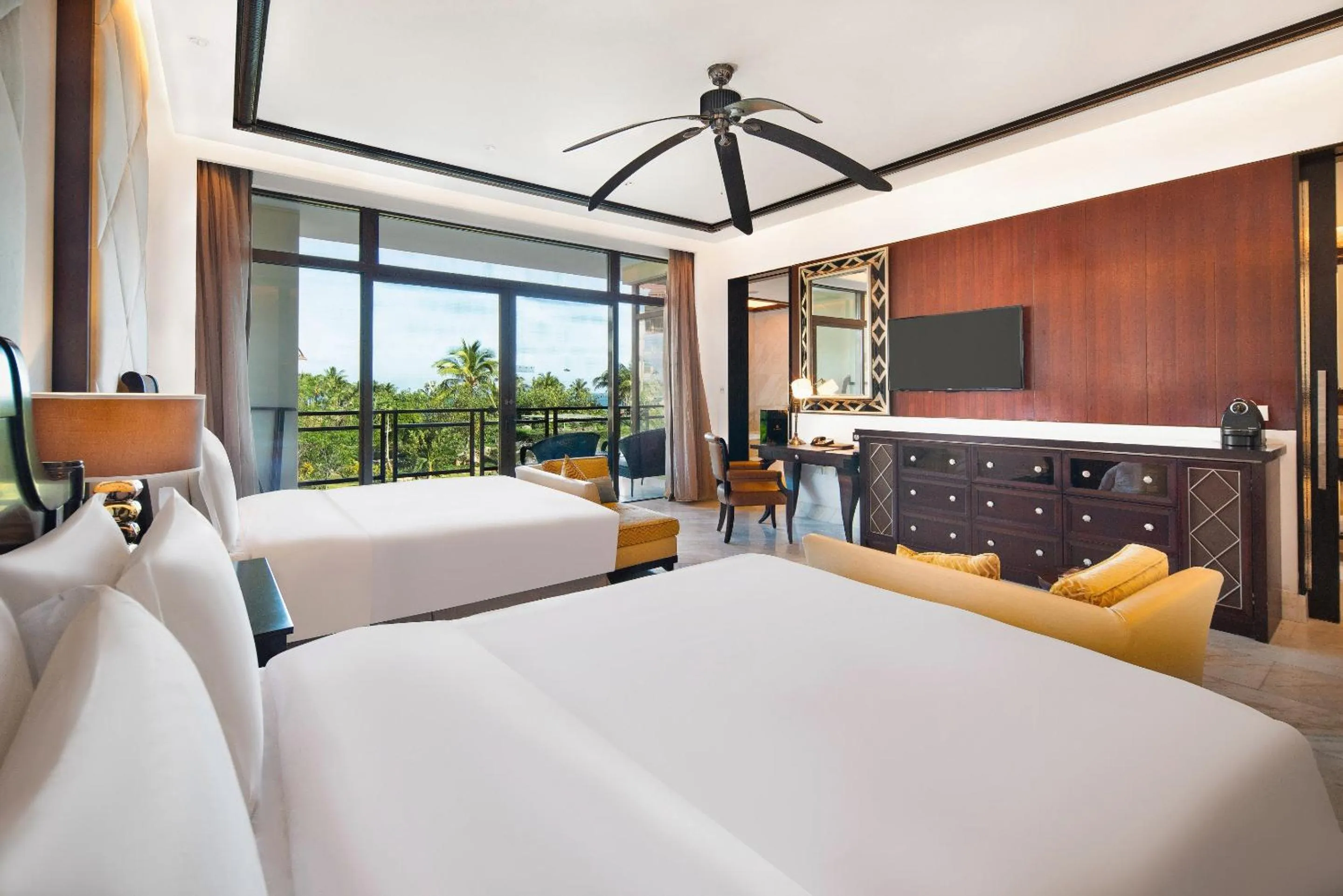 Bed in The St. Regis Sanya Yalong Bay Resort